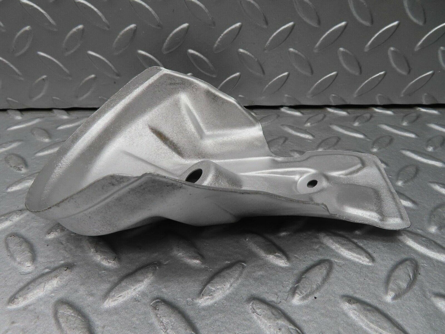 16514 Mercedes-Benz W124 260E Engine Mount Bracket Heat Shield