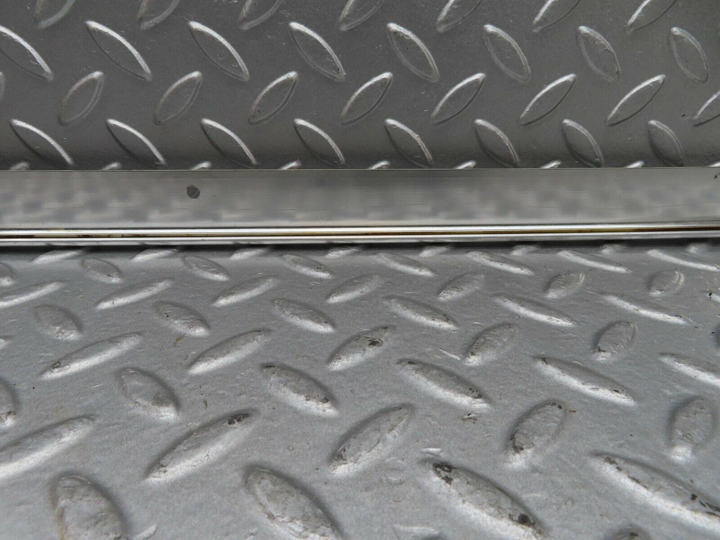 14320 Mercedes-Benz W116 350SE Roof Chrome Moulding Trim Left Side