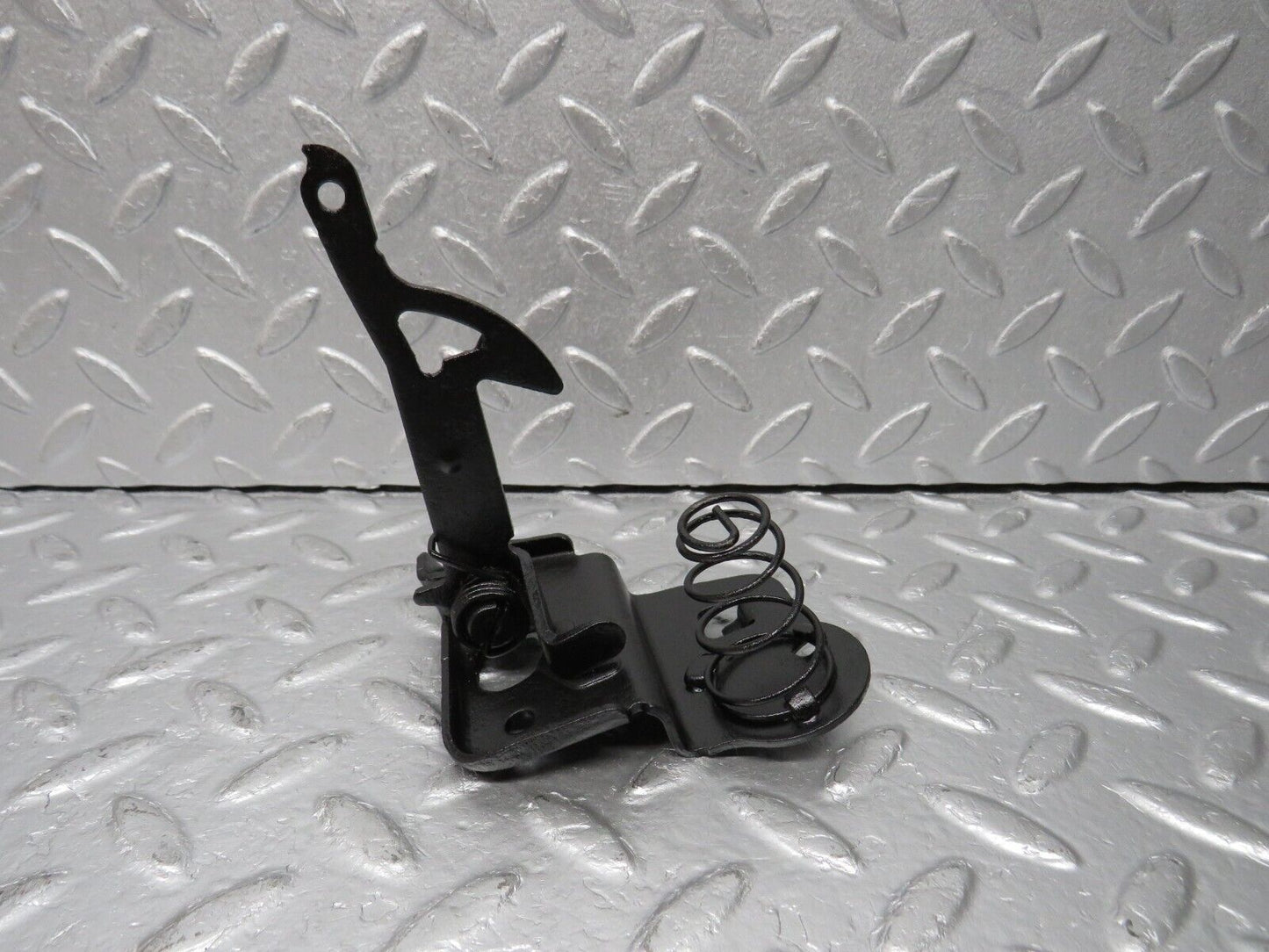 39598 Mercedes-Benz R129 320SL Coupe Bonnet Safety Latch