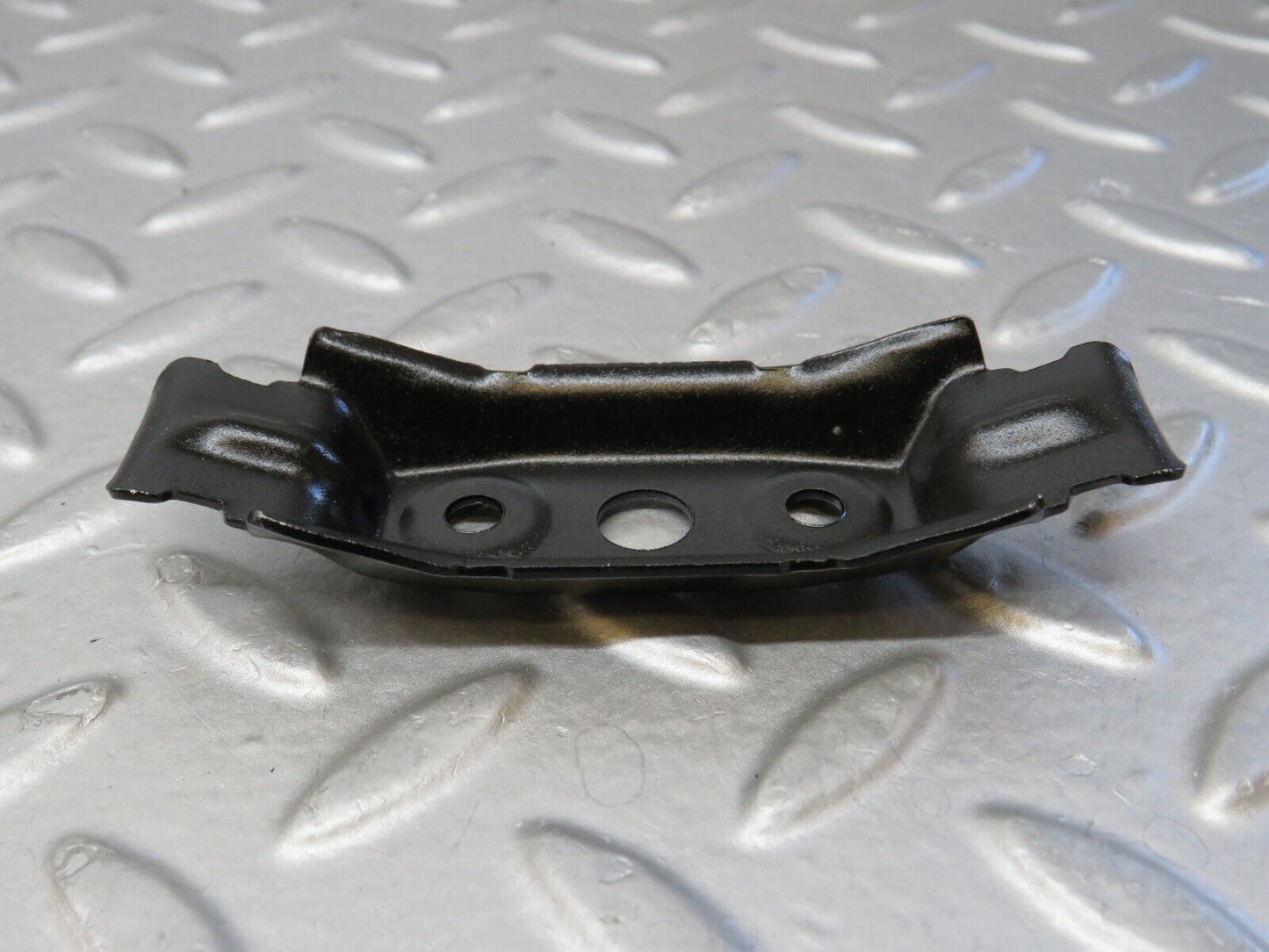 36795 Mercedes-Benz W201 190E 2.0L Fuel Pump Fuel Filter Bracket Holder
