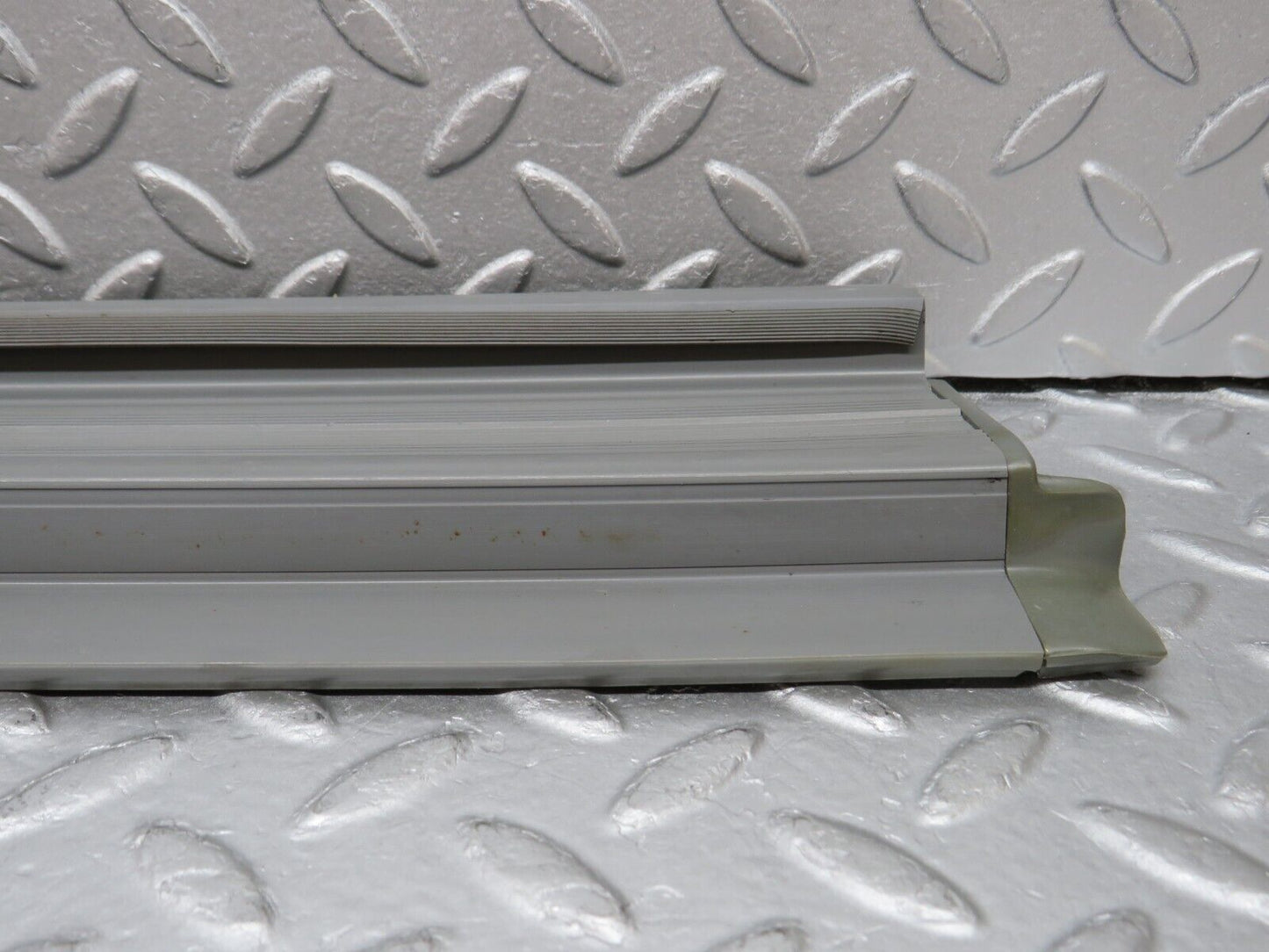 35991 Mercedes-Benz W126 420SE Rear Right Door Sill Trim Grey