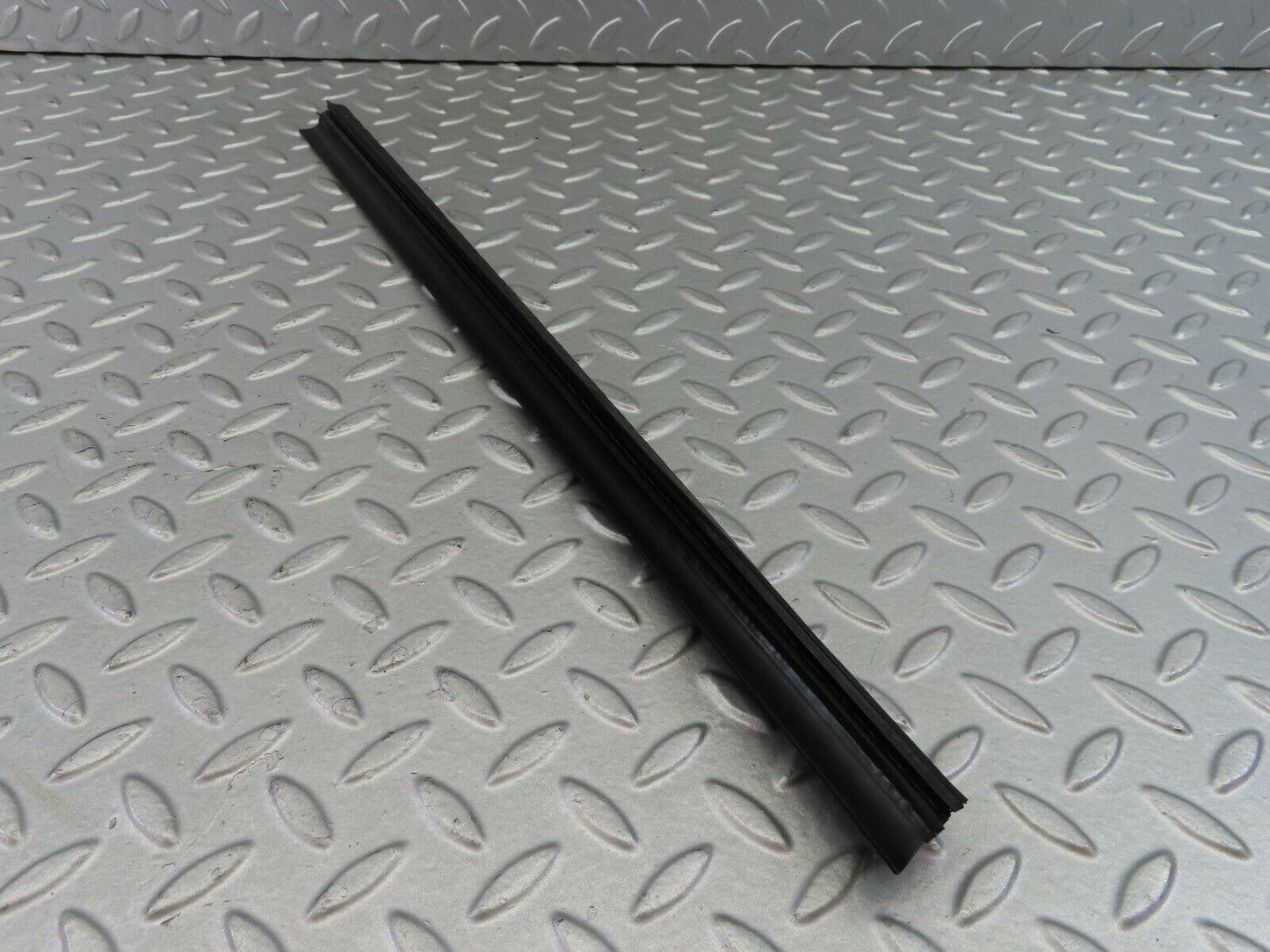 7610 Mercedes-Benz S123 230TE Wagon Inner Window Weatherstrip Seal Rear Right