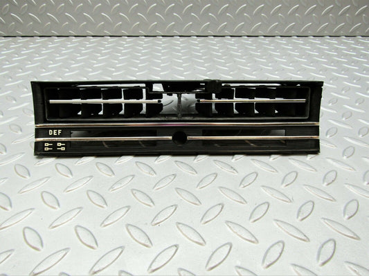 3278 Mercedes-Benz W115 220D Dashboard Centre Air Vent 1158300003