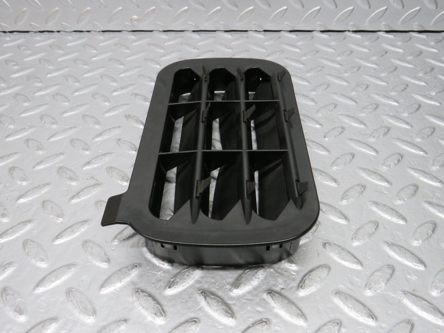 31390 Mercedes-Benz S124 220TE Wagon Air Intake Vent 1248370230 1248370242