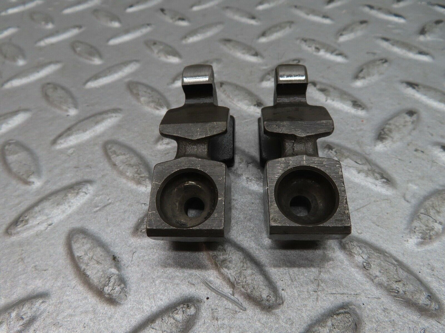 17861 Mercedes-Benz W116 450SEL Valve Rocker Arm