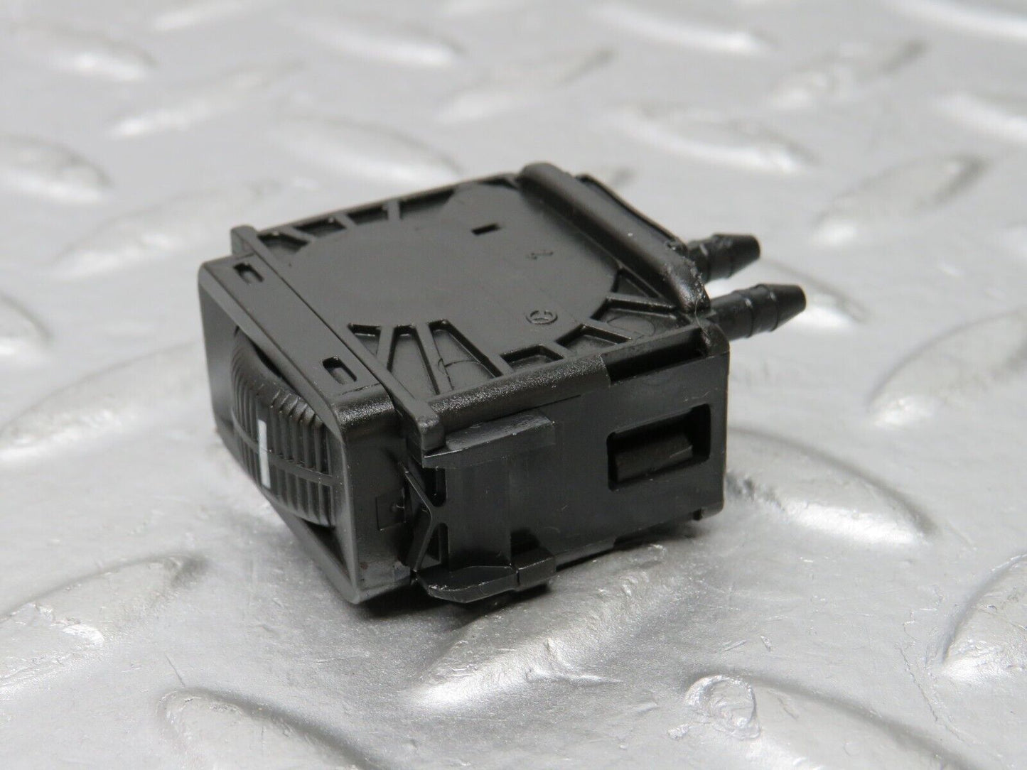 33480 Mercedes-Benz W202 C180 Headlight Level Switch