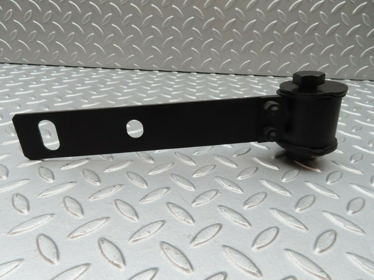 3605 Mercedes-Benz W108 280SE Stabilizer Bar Mounting Front Axle