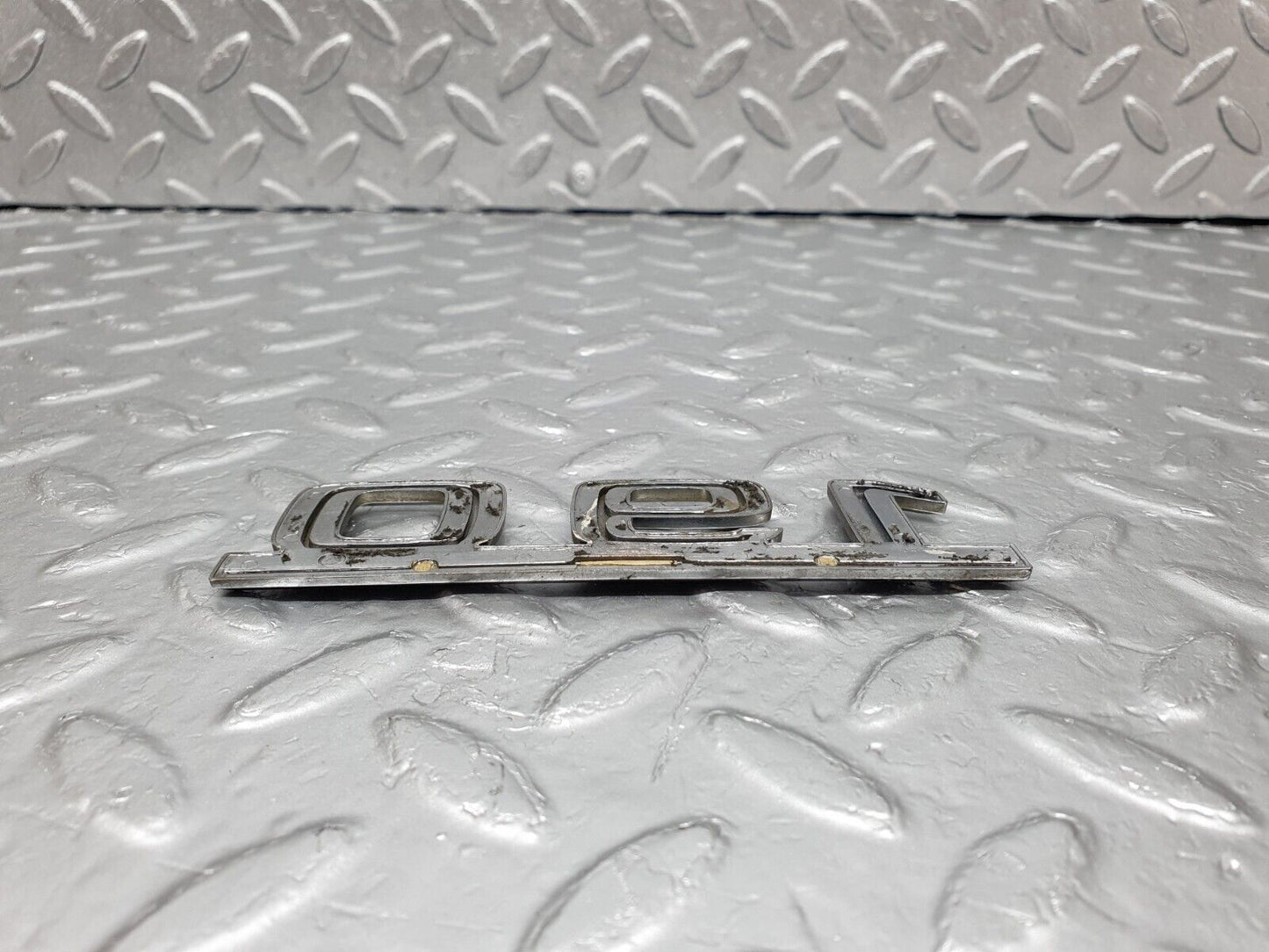42945 Mercedes-Benz W201 190 2.0L Trunk Badge Emblem