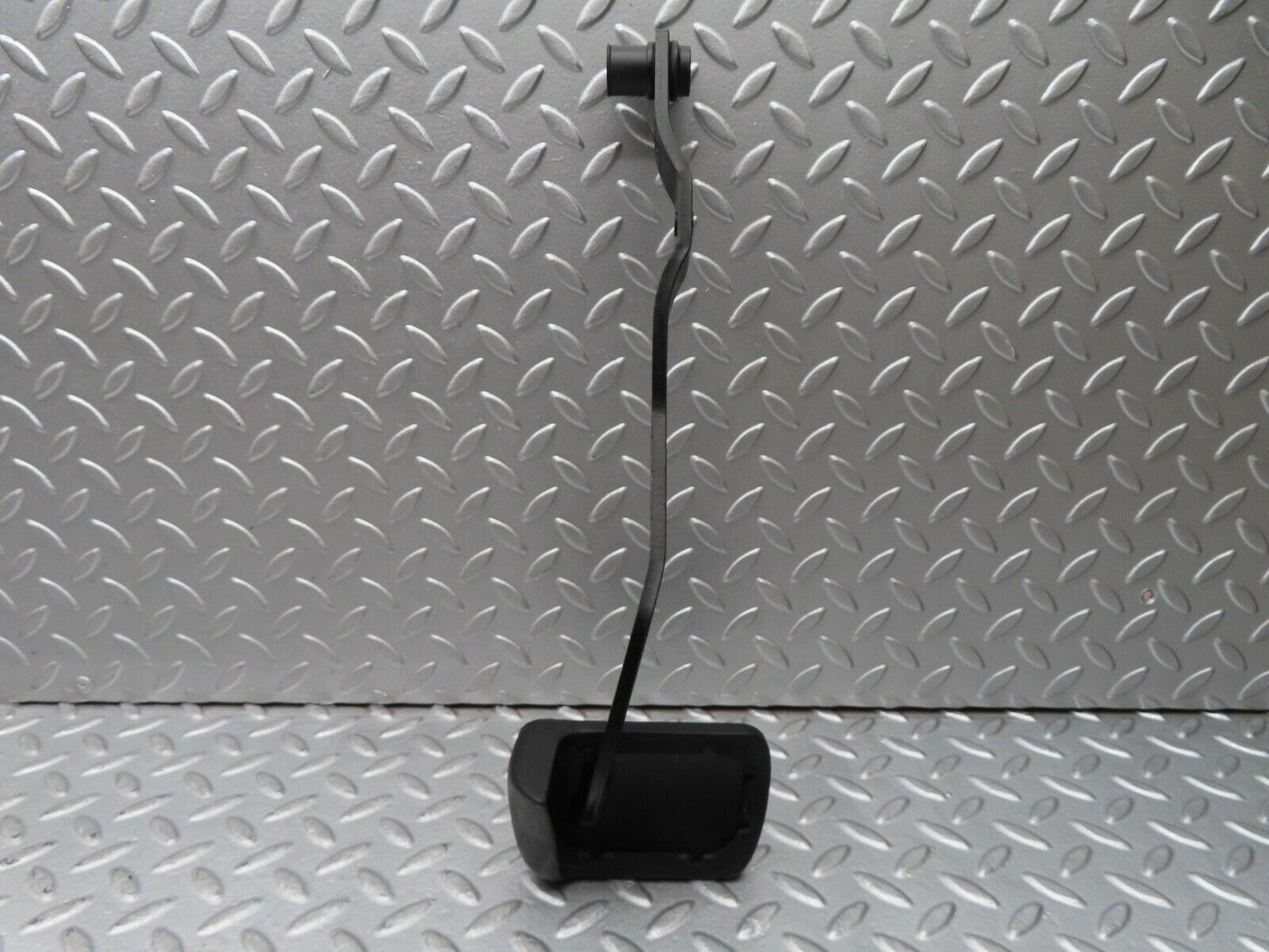 16965 Mercedes-Benz C123 280CE Coupe Brake Pedal With Rubber 1232910082