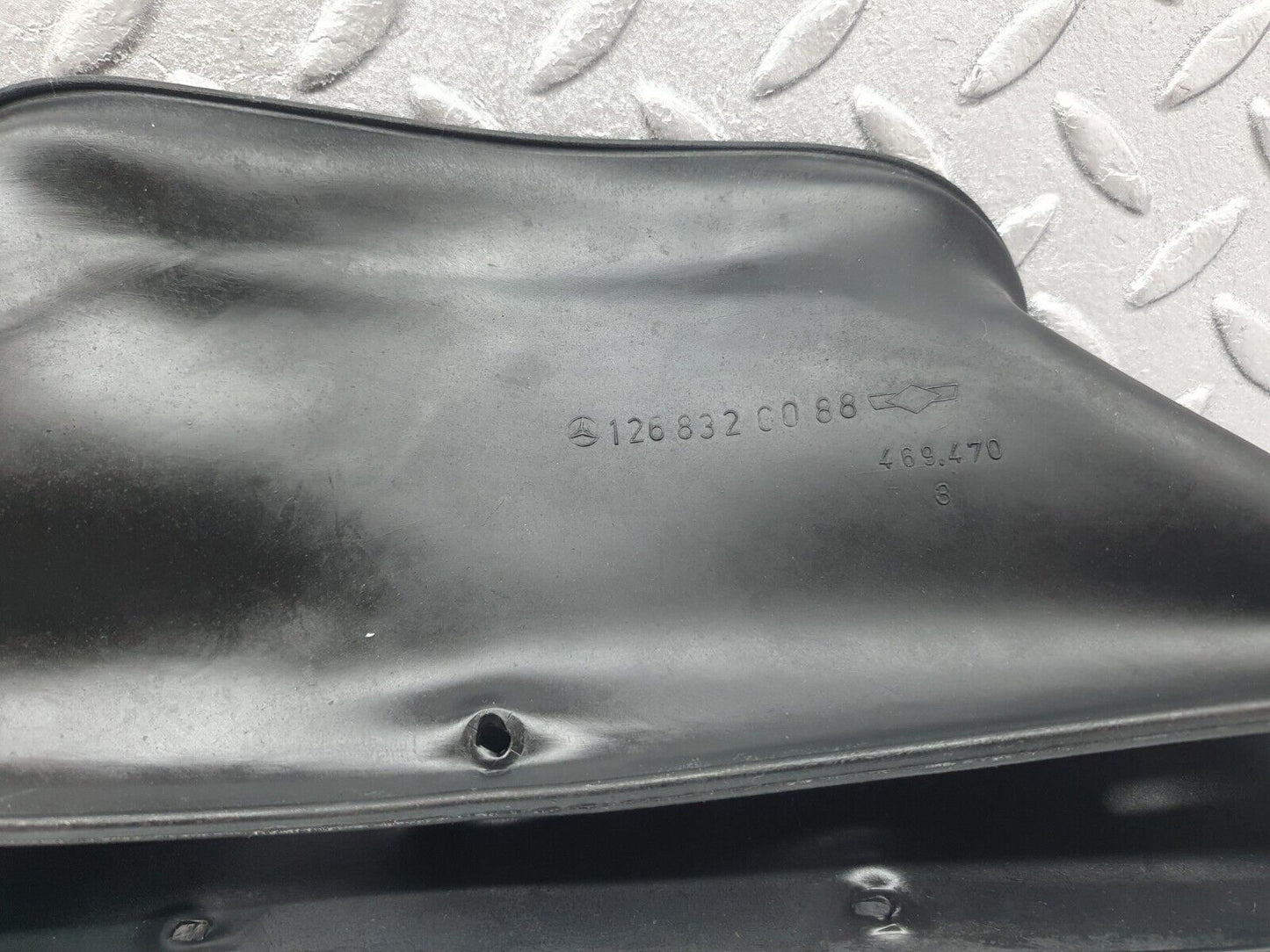 43678 Mercedes-Benz C126 380SEC Coupe Heating Duct Rubber 1268320088