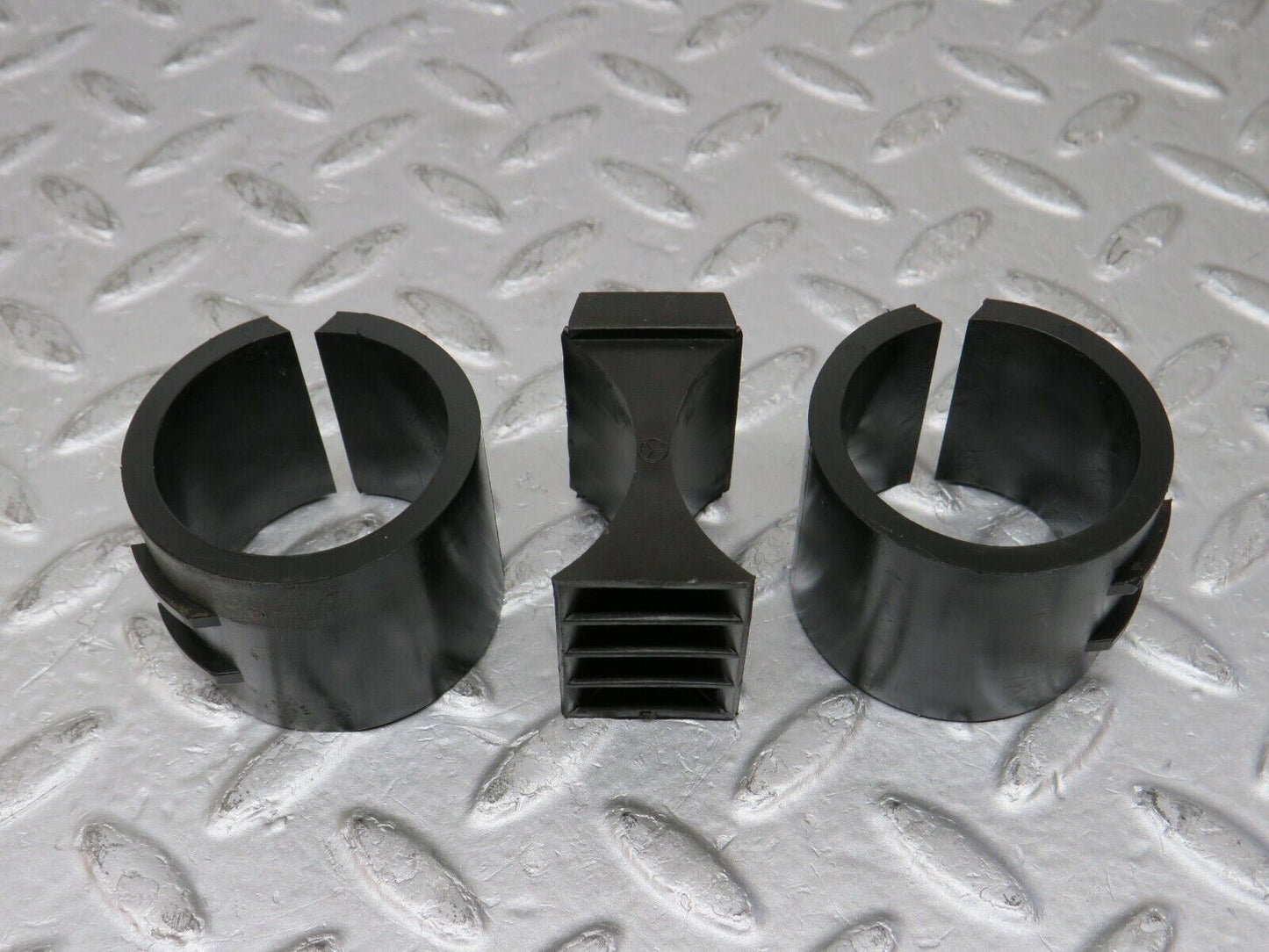 37997 Mercedes-Benz A124 320E Cabriolet Fuel Filter Holder Bracket Plastic 1244780553