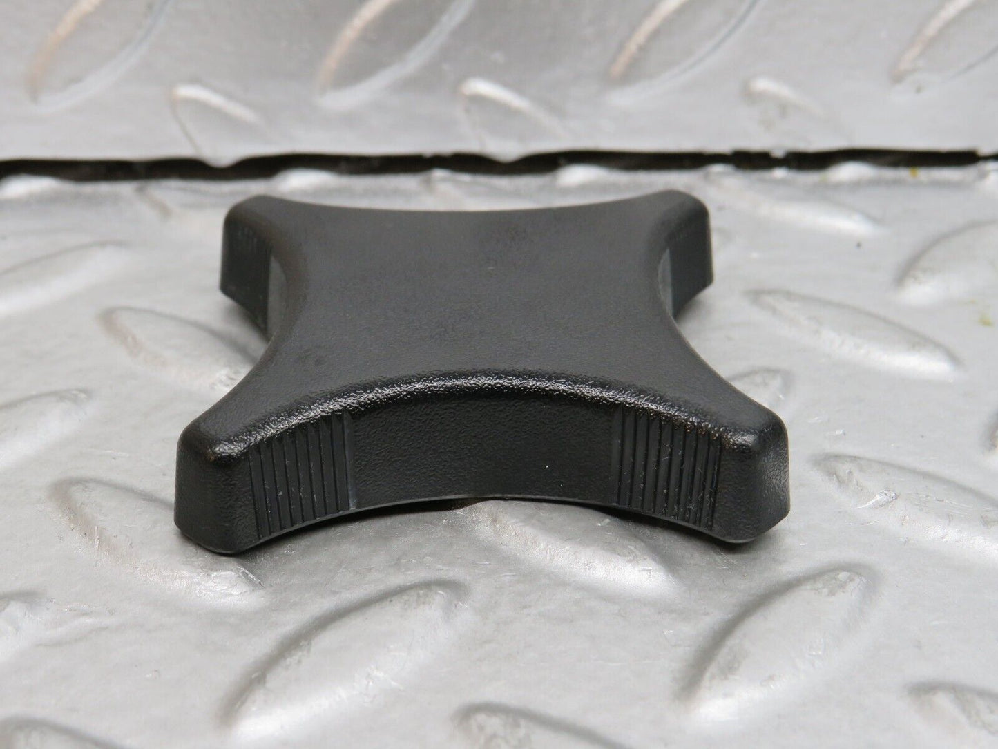 29462 Mercedes-Benz W124 230E Seat Base Adjuster Handle Knob