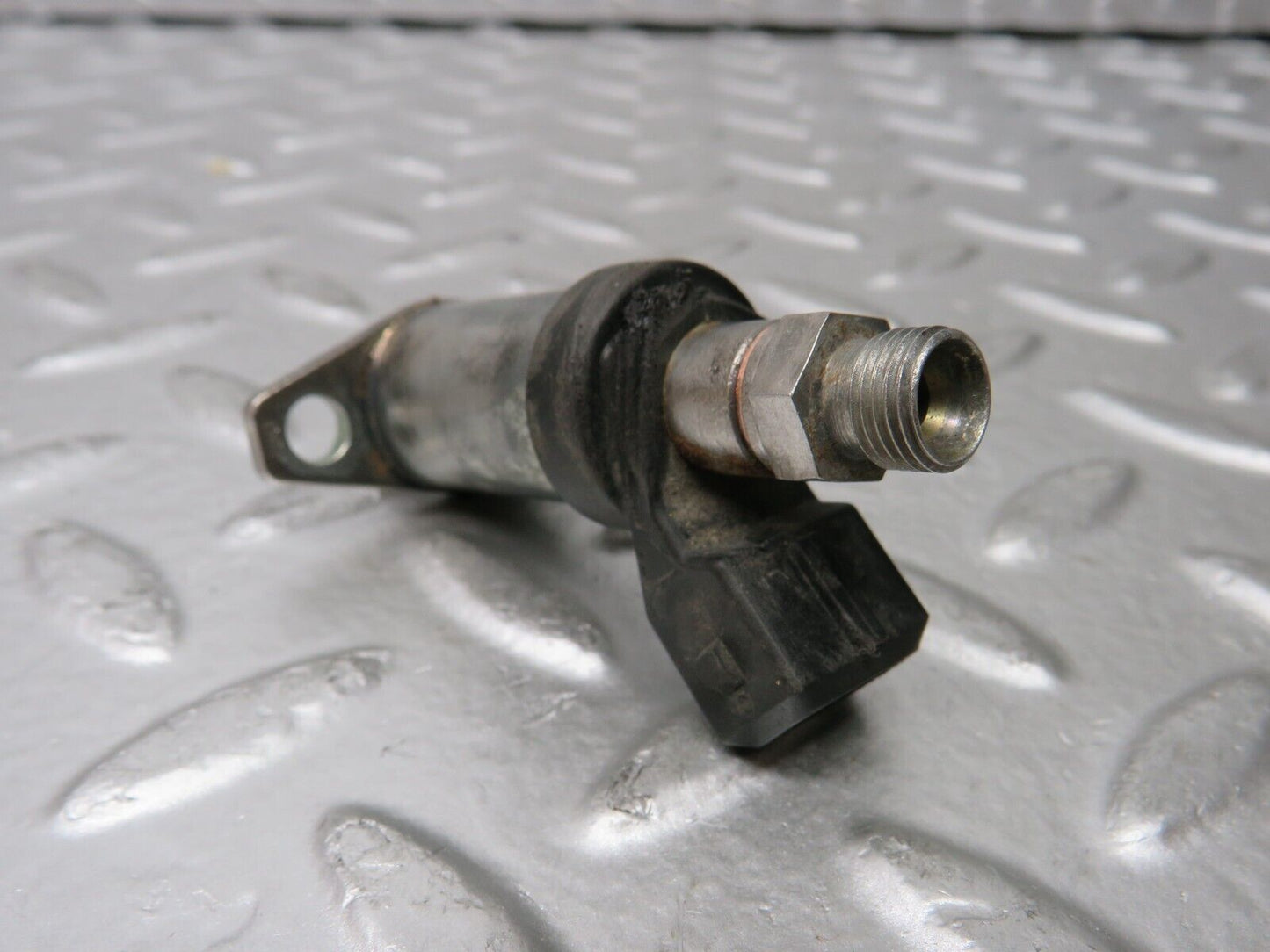 29866 Mercedes-Benz W123 230E Cold Start Valve Bosch 0280170403