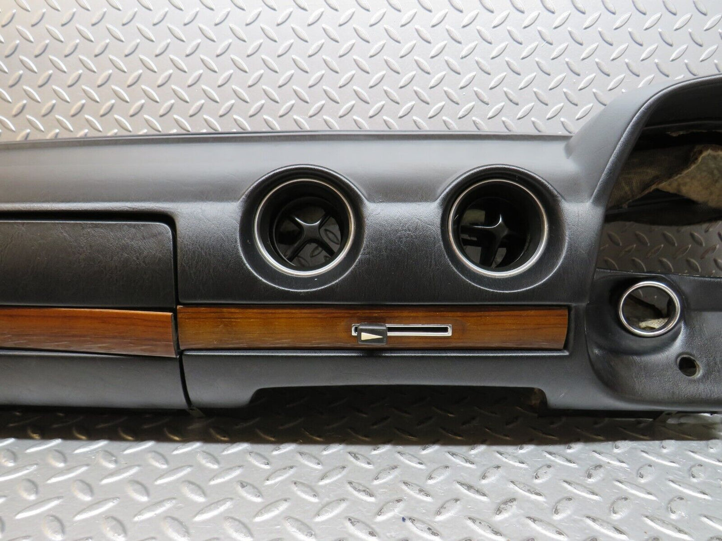 28388 Mercedes-Benz S123 240D Wagon Dashboard Black