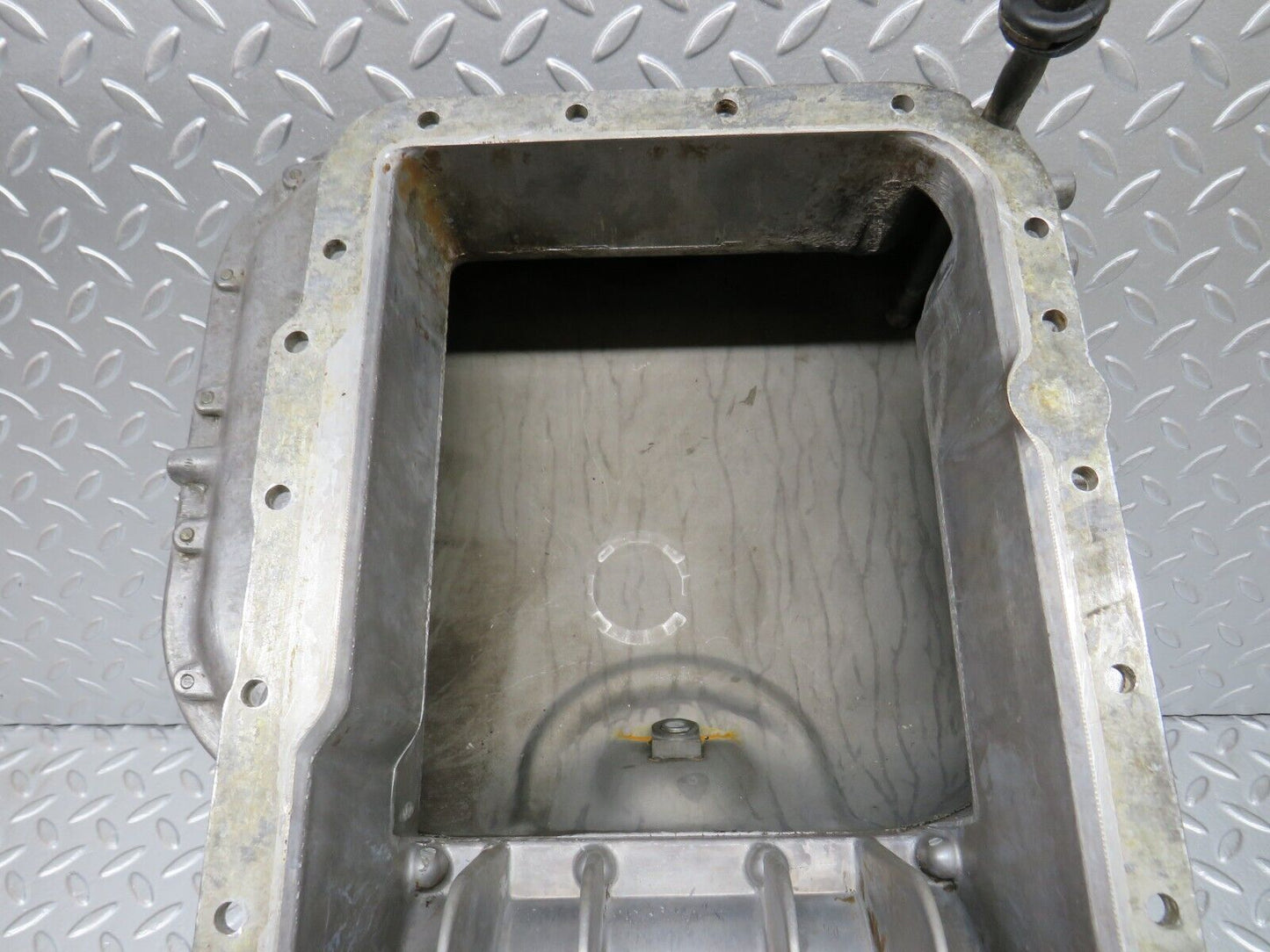 34530 Mercedes-Benz C126 380SEC Coupe Oil Pan Oil Sump 1170140002