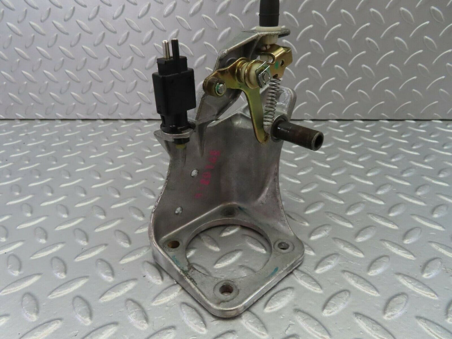 10430 Mercedes-Benz W201 190E Brake Pedal Bracket 1242900919