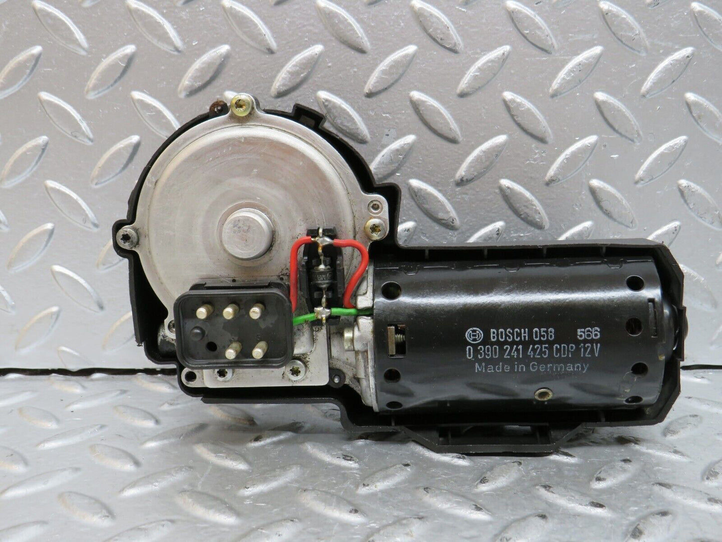 29048 Mercedes-Benz C124 320CE Coupe Wiper Motor Bosch 0390241425 with cover