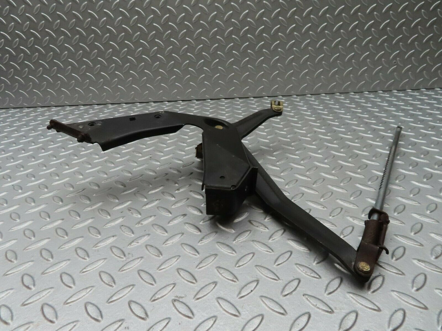 4871 Mercedes-Benz W114 280CE Coupe Handbrake Regulator