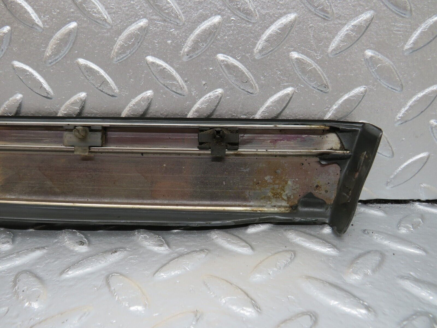 33995 Mercedes-Benz W124 260E Front Left Fender Wing Lower Moulding Trim