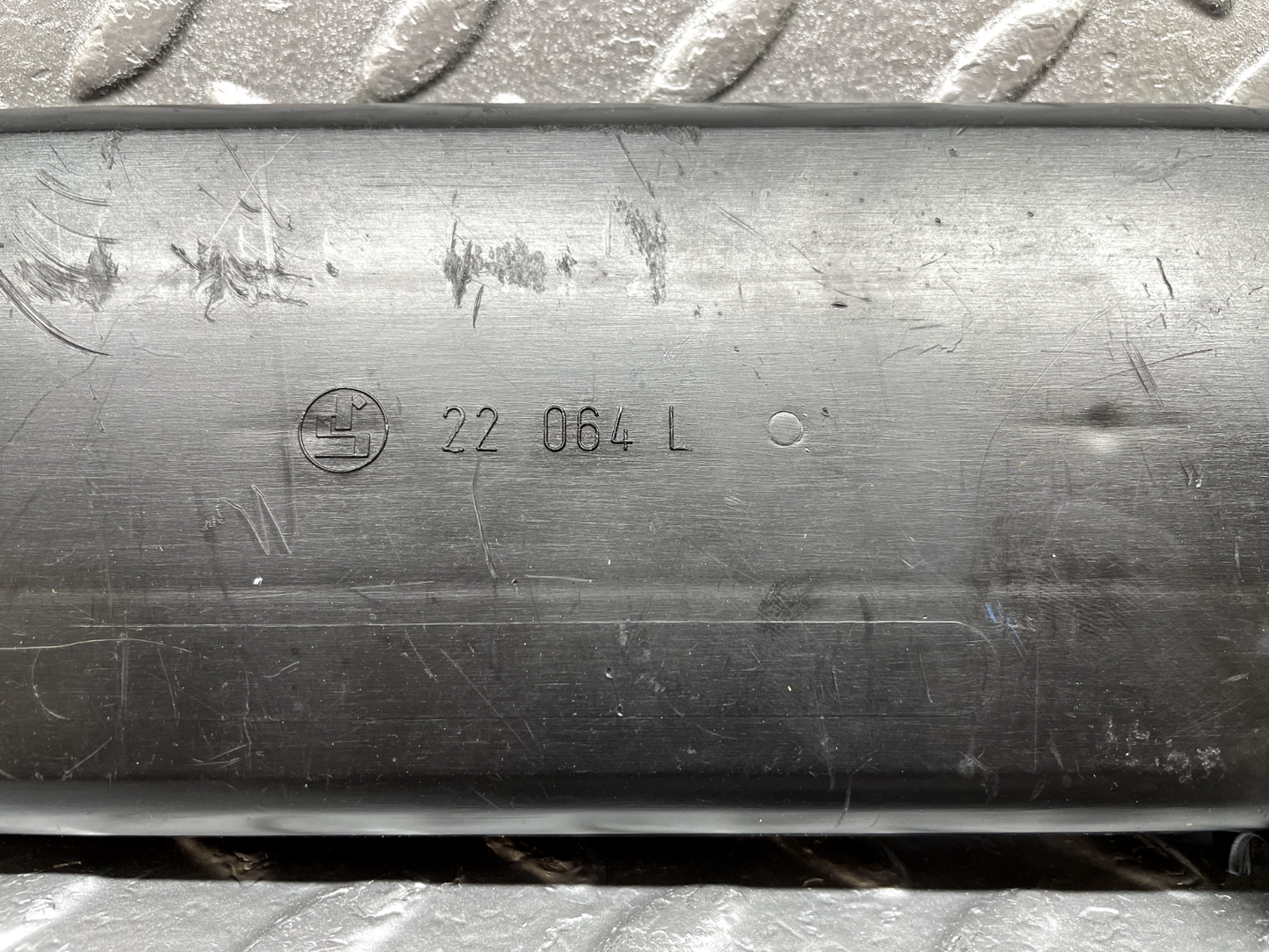 44277 Mercedes-Benz W123 280E Tail Light Bulb Holder Left Side 22064L