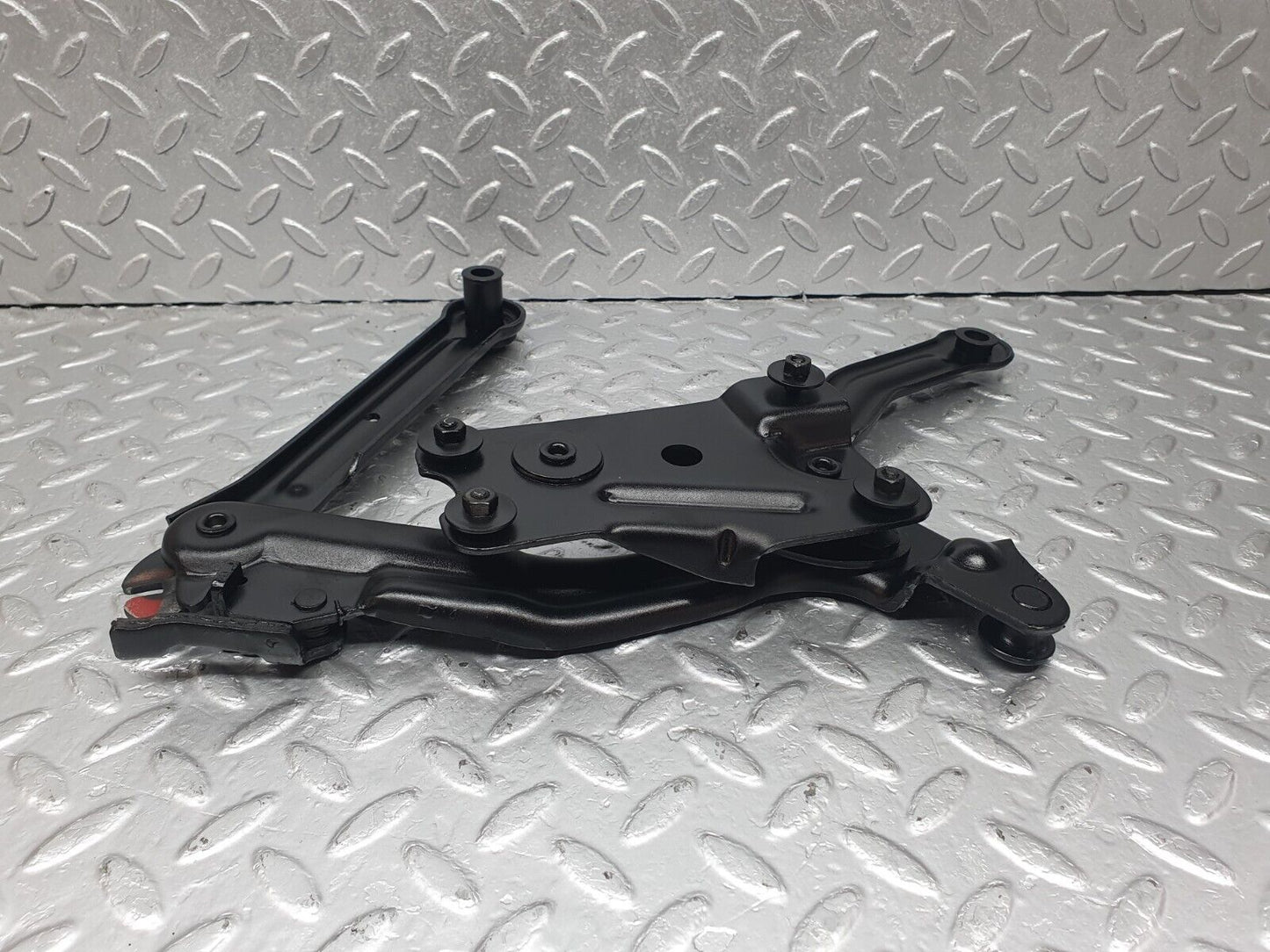 43510 Mercedes-Benz C126 380SEC Coupe Bonnet Hinge Left Side