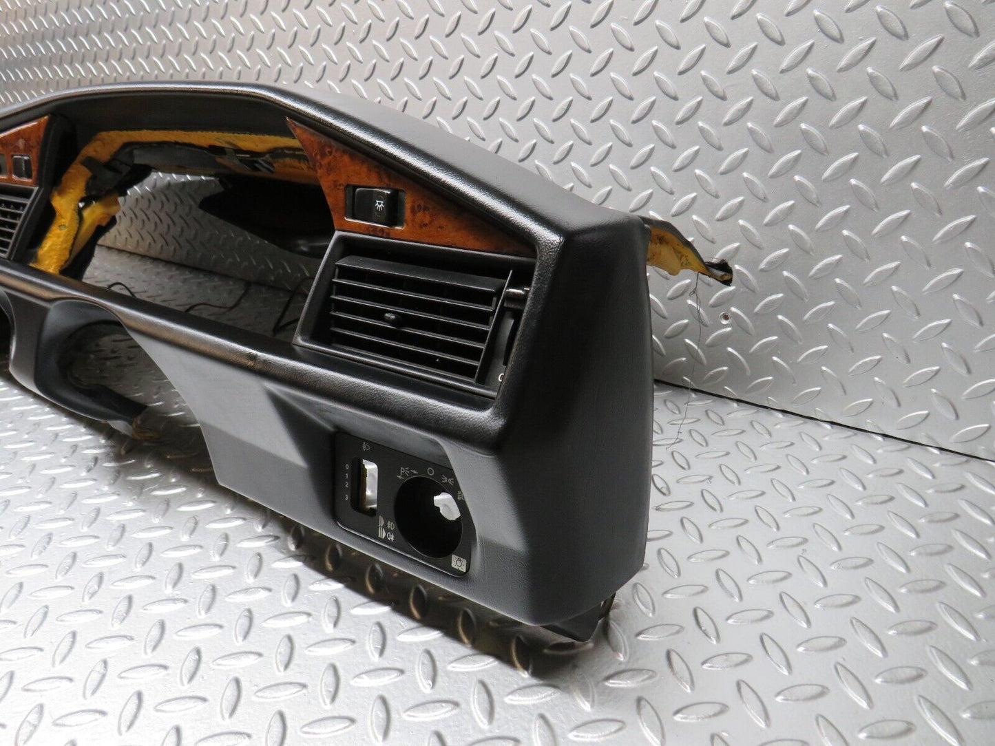 31553 Mercedes-Benz W201 190LE Dashboard Black