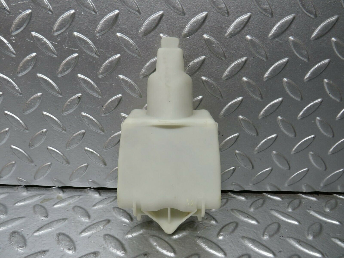 24266 Mercedes-Benz S124 220TE Rear Door Lock Vacuum Actuator Cover 1248050590