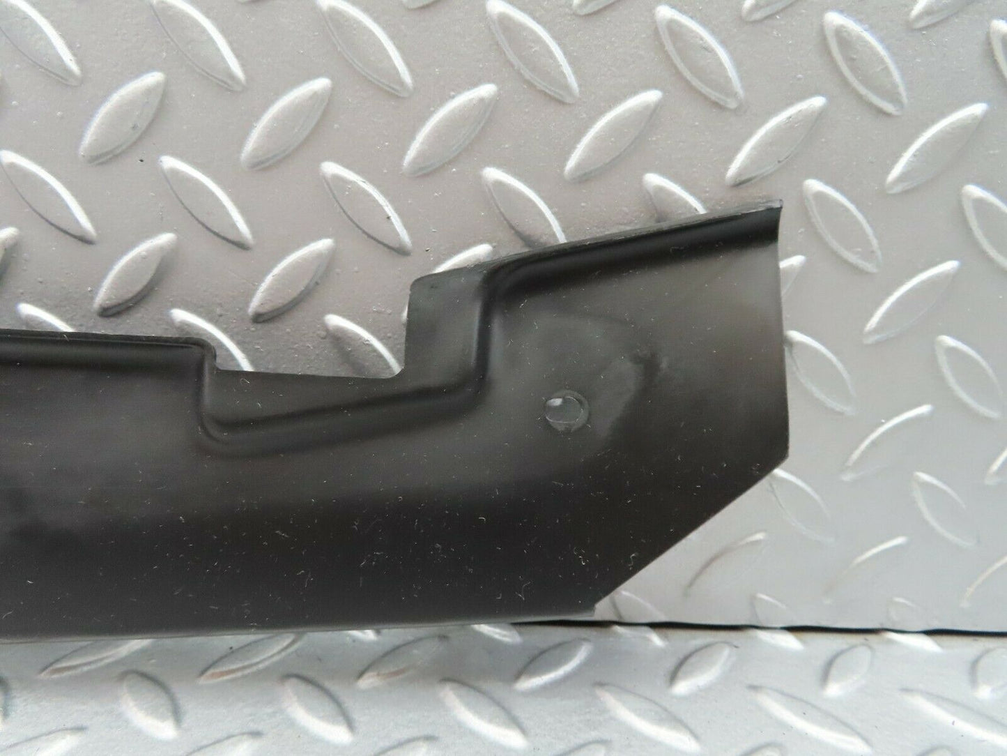 5854 Mercedes-Benz W123 200 Front Bumper Centre Filler Trim 1238853023