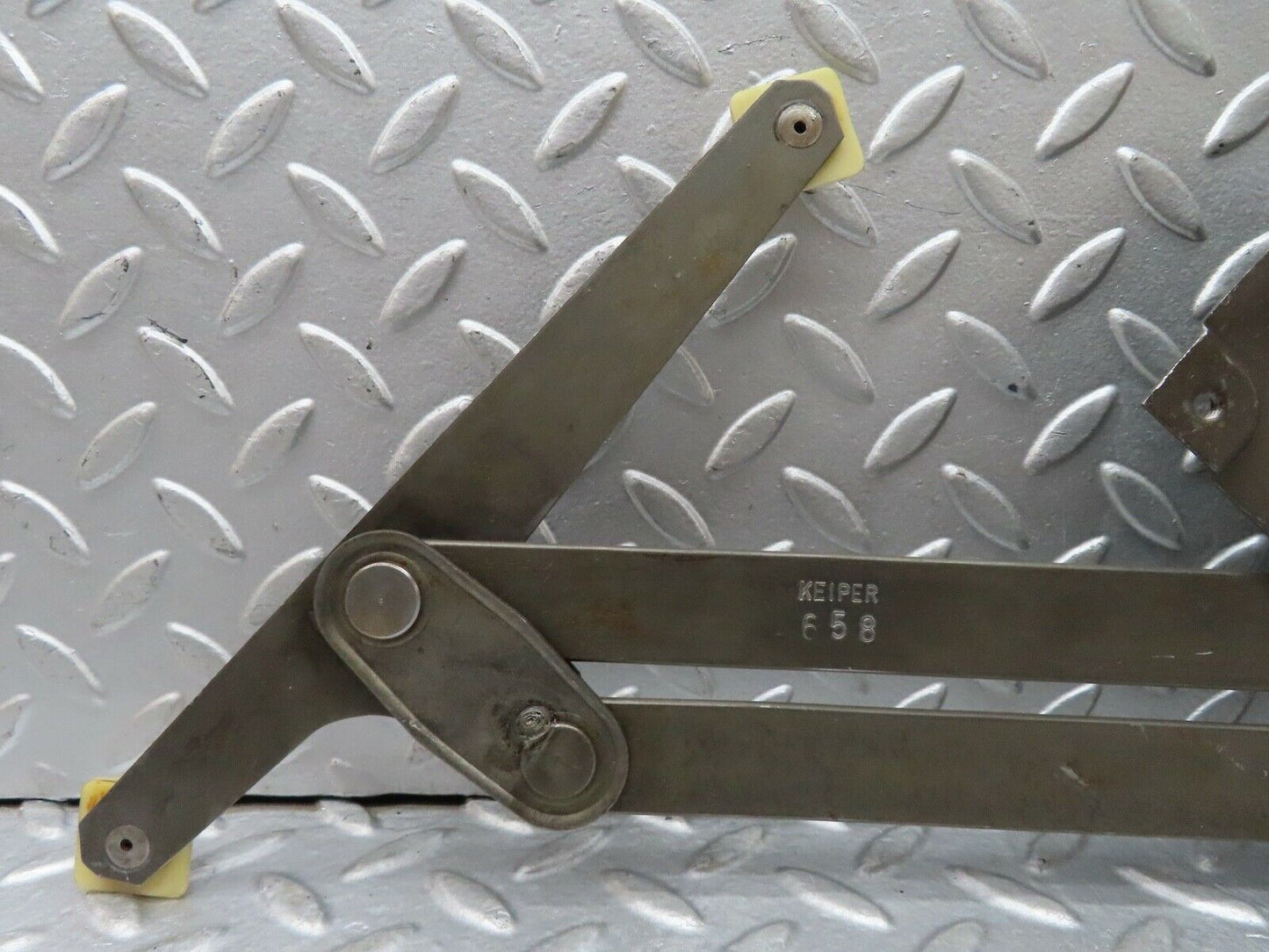 18704 Mercedes-Benz W120 W121 Ponton Rear Left Manual Window Regulator