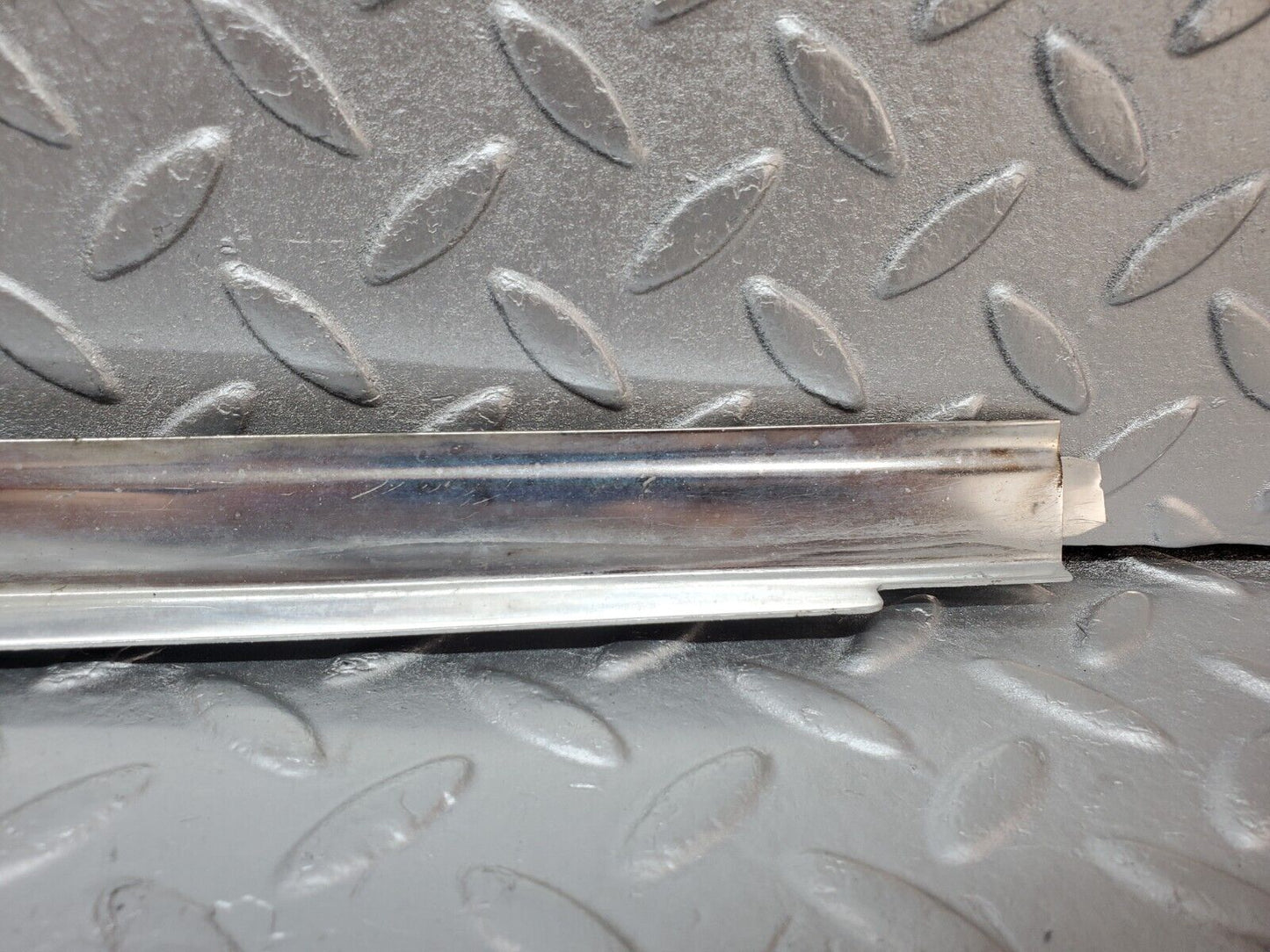 45812 Mercedes-Benz W126 420SE A Pillar Chrome Moulding Trim Pair