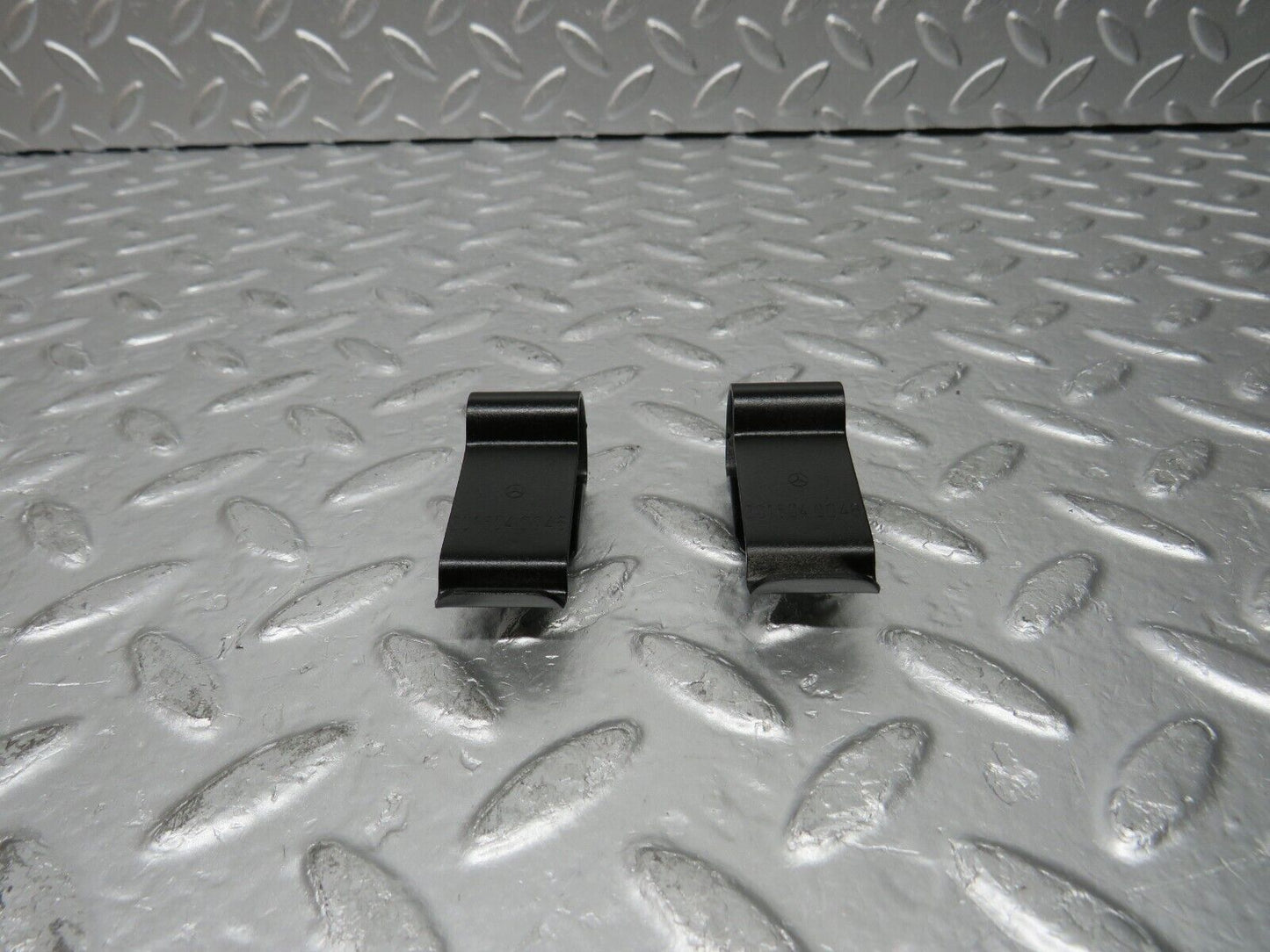 30394 Mercedes-Benz W124 230E Radiator Fan Shroud Holder Pair 2015040046