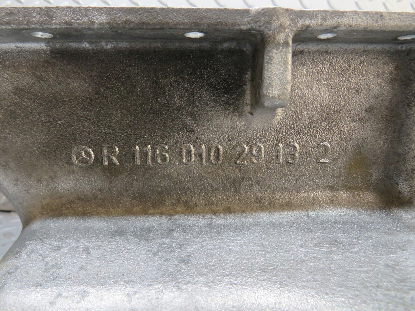 32845 Mercedes-Benz C107 R107 350 V8 Oil Pan Oil Sump 1160102913