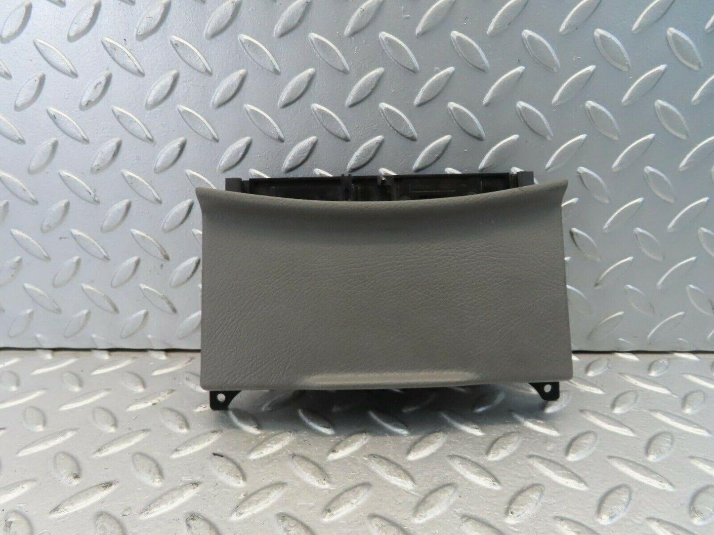 11130 Mercedes-Benz W221 S320 Ashtray 2216801652