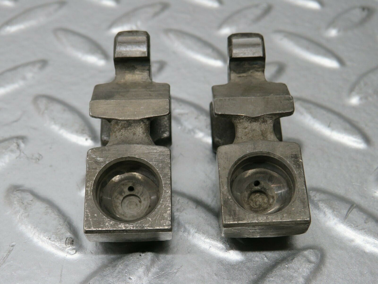 23571 Mercedes-Benz W114 280E Valve Rocker Arm With Retaining Spring