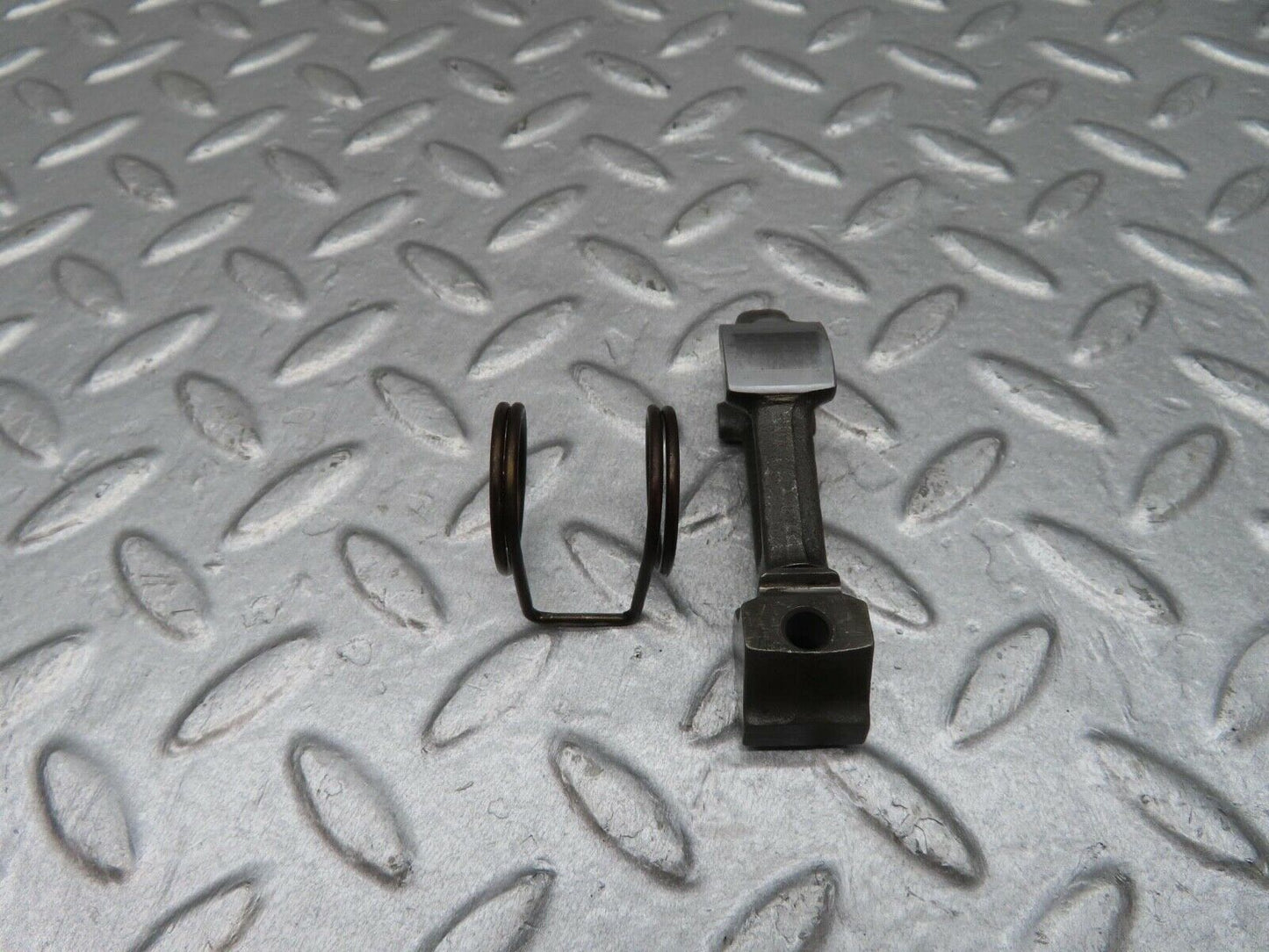 12862 Mercedes-Benz W111 220SE Valve Rocker Arm With Retaining Spring