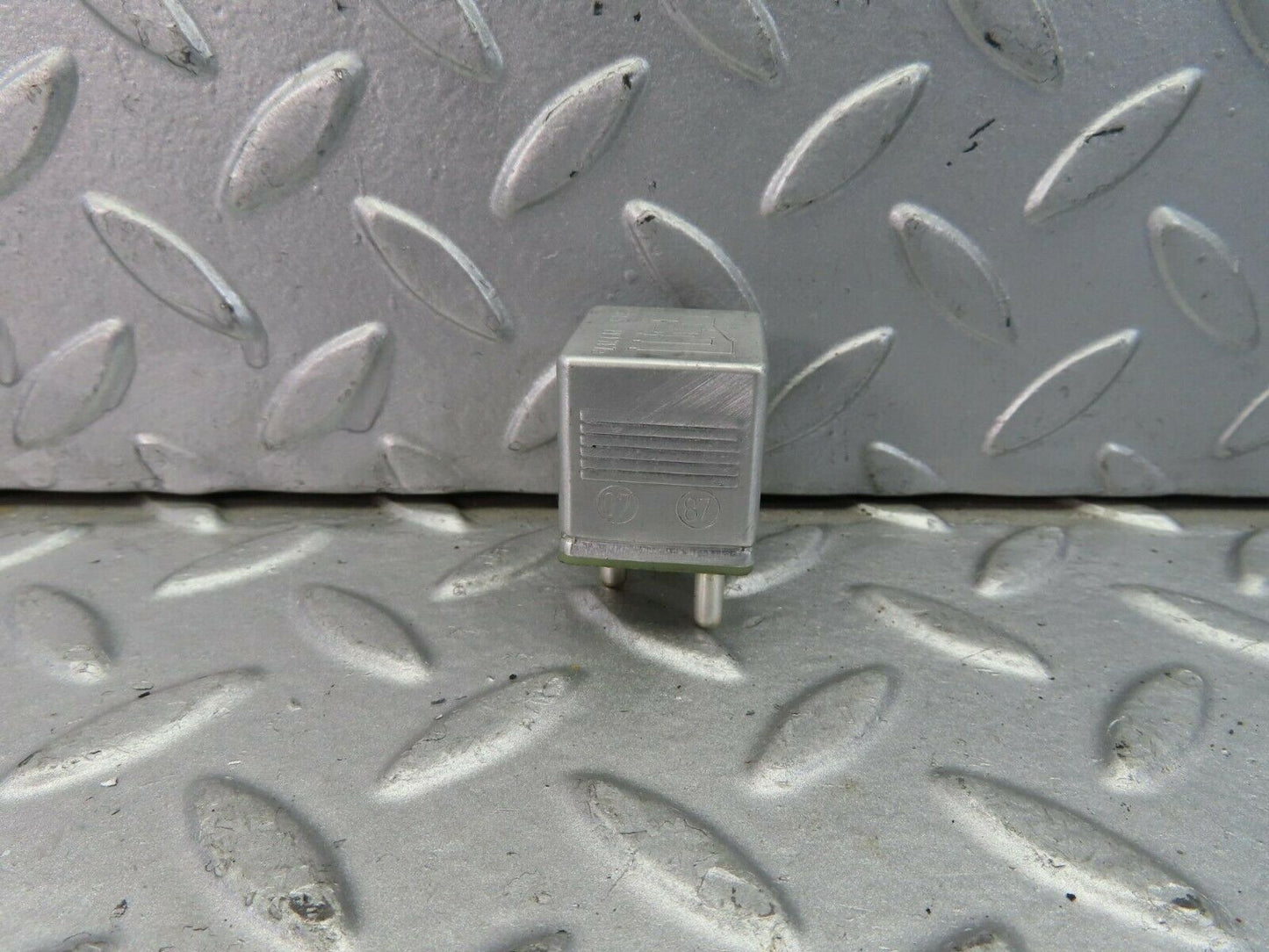 9423 Mercedes-Benz C124 300CE Coupe Electric Multi Purpose Relay 0015420219