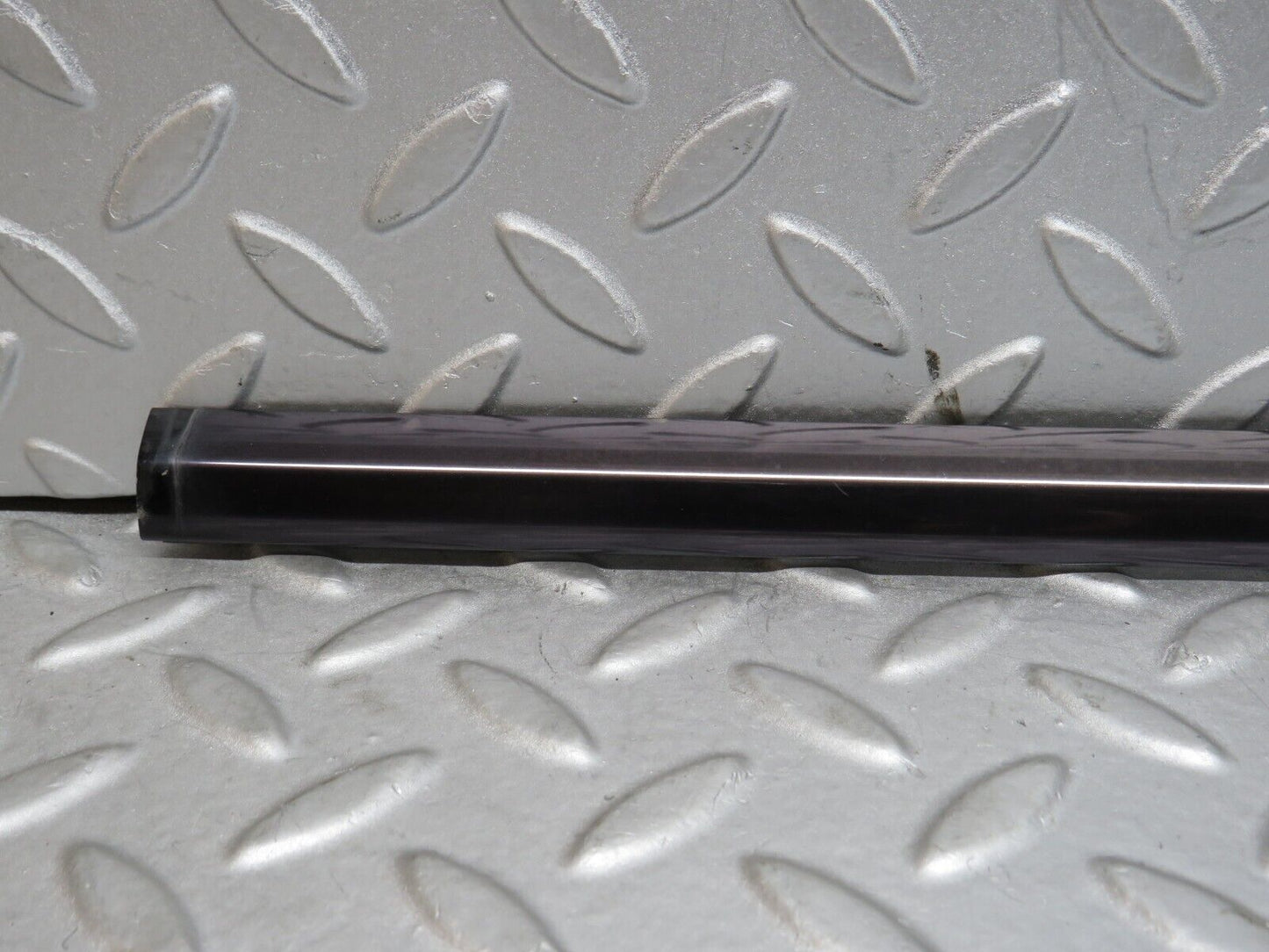 39654 Mercedes-Benz R129 320SL Coupe Left Door Window Moulding Trim