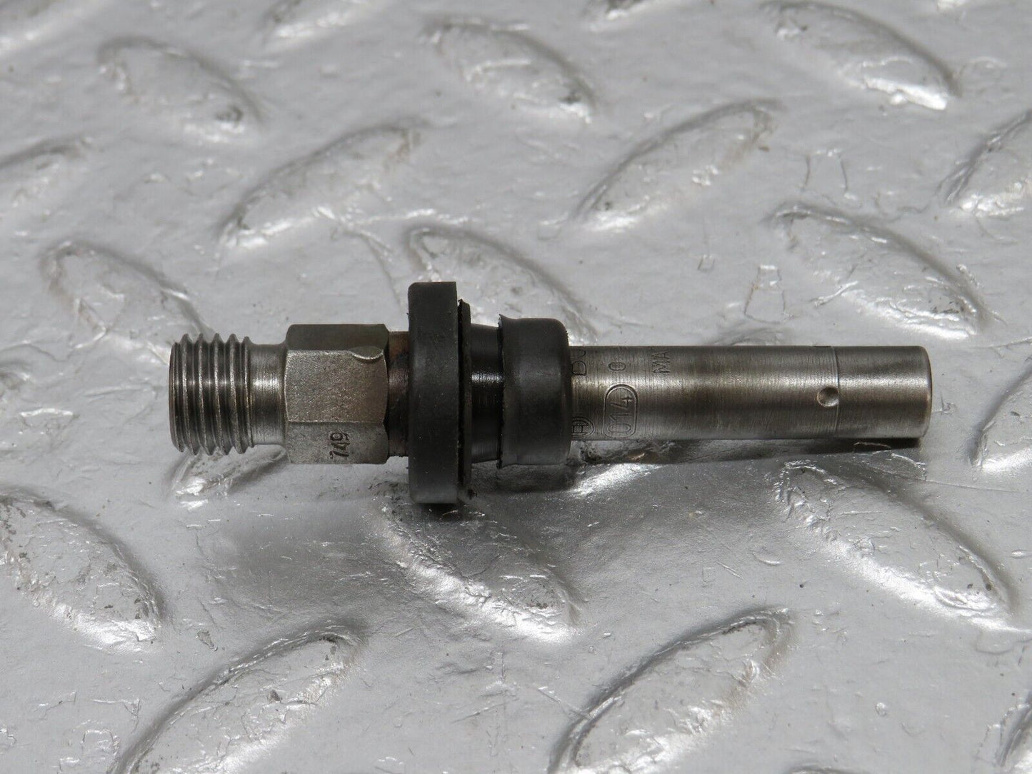 34129 Mercedes-Benz W124 260E Fuel Injector Bosch 0437502010