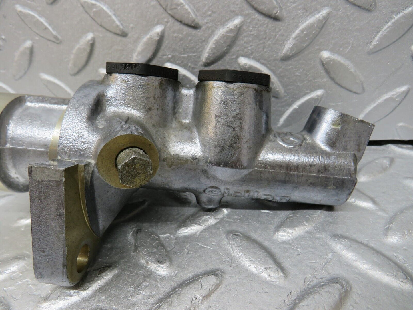 37010 Mercedes-Benz C126 420SEC Coupe Brake Master Cylinder Girling