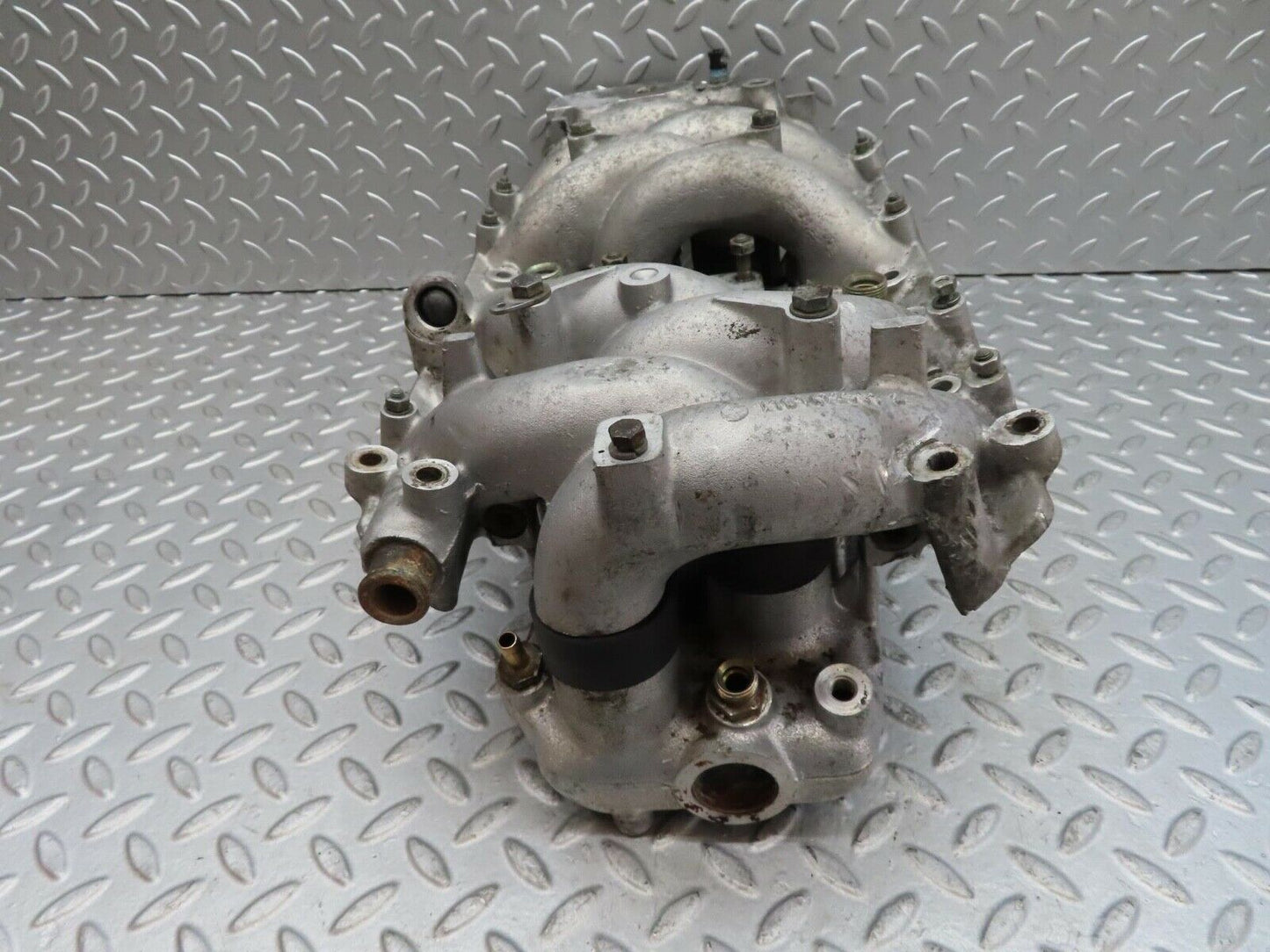 12673 Mercedes-Benz W108 280SE 3.5 Intake Manifold 1161412301