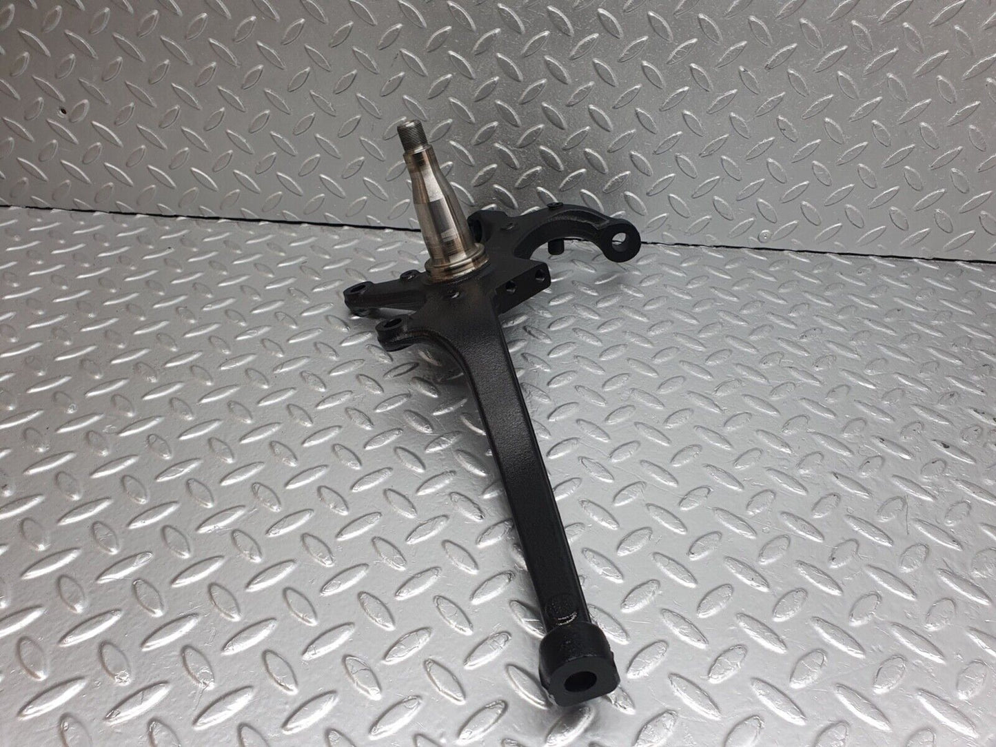 42029 Mercedes-Benz W202 C200 Front Right Steering Knuckle 2021501