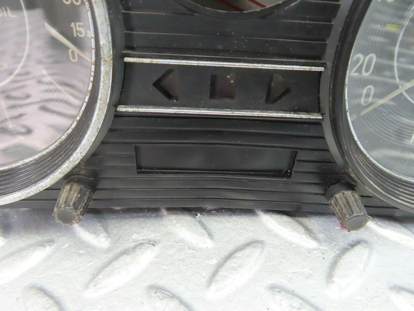 10645 Mercedes-Benz W115 Instrument Cluster