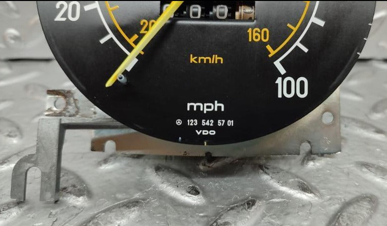 27005 Mercedes-Benz W123 240D Speedometer Mph 1235425701
