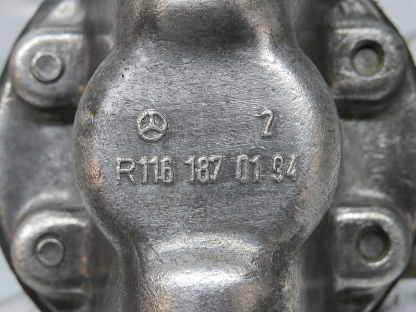 32788 Mercedes-Benz C107 R107 350 V8 Oil Pressure Damper 1161870194 1161870196