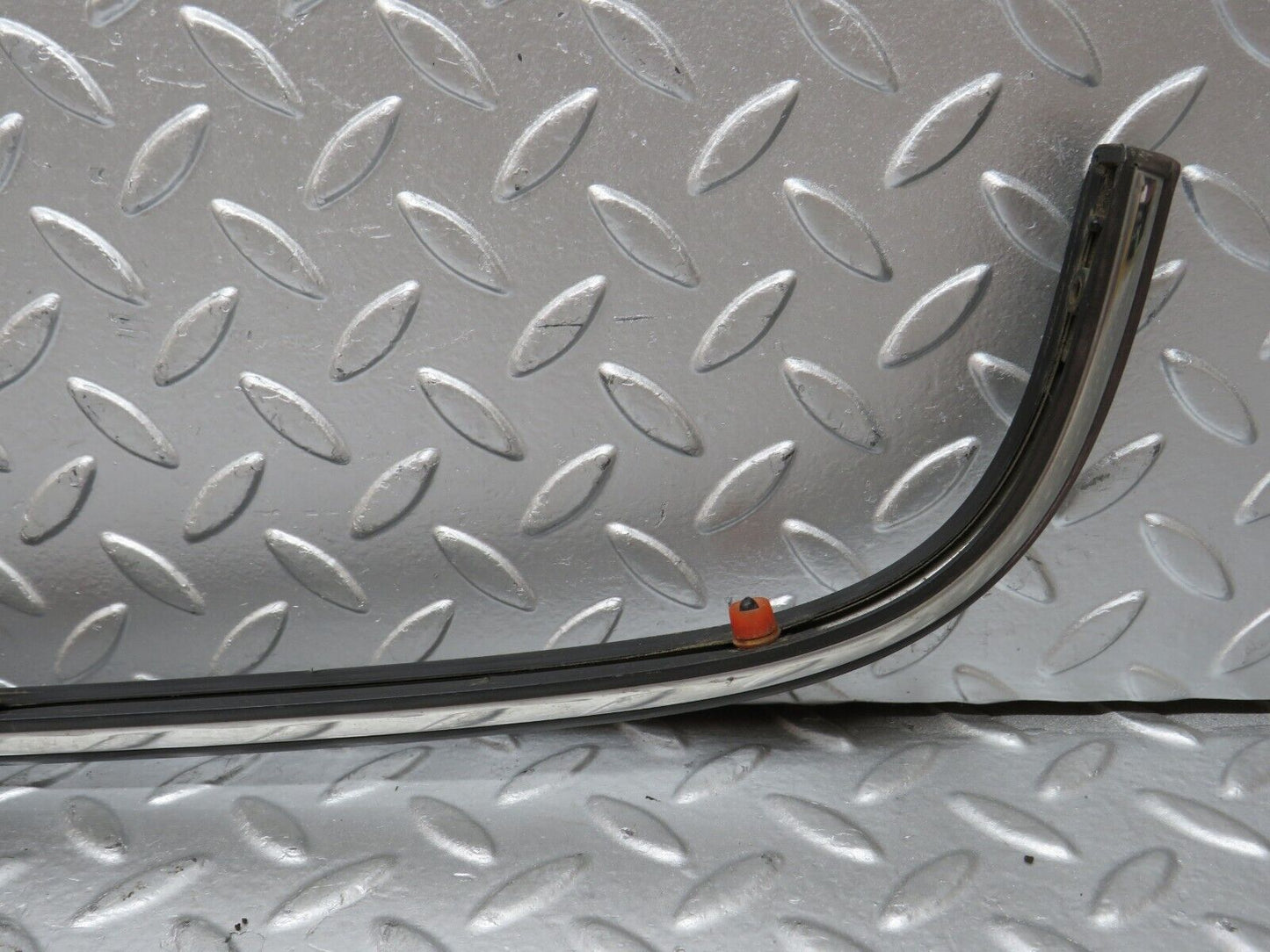27959 Mercedes-Benz W123 280E Rear Left Fender Centre Moulding Trim