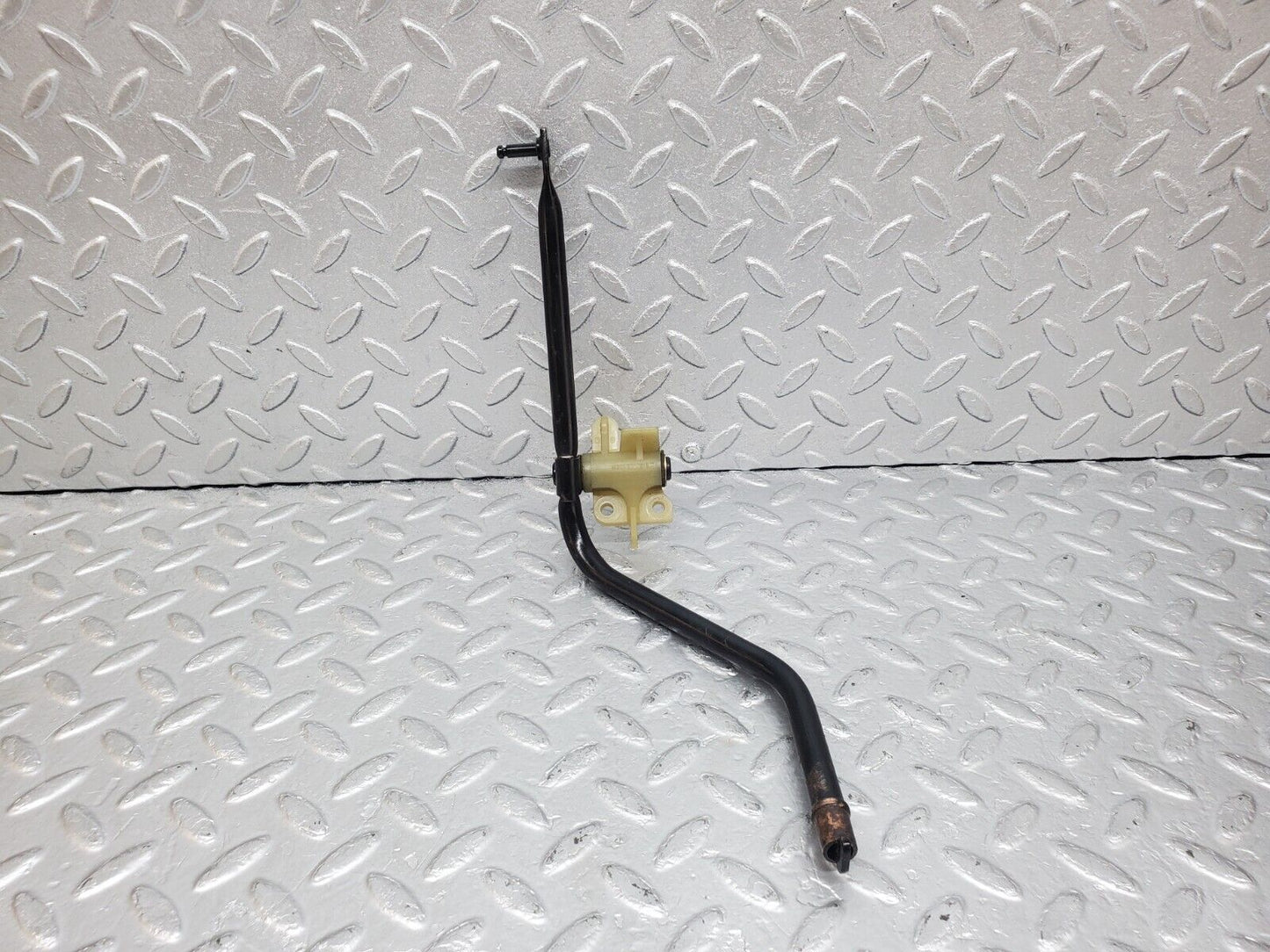 44785 Mercedes-Benz W124 220E Accelerator Pedal Linkage 2013010218