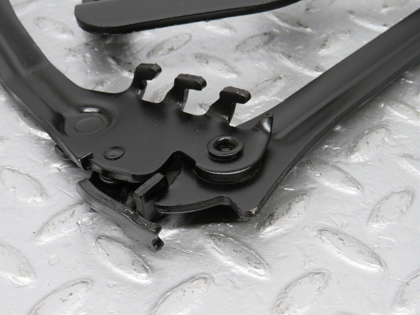 40547 Mercedes-Benz W123 300D Bonnet Hinge Right Side