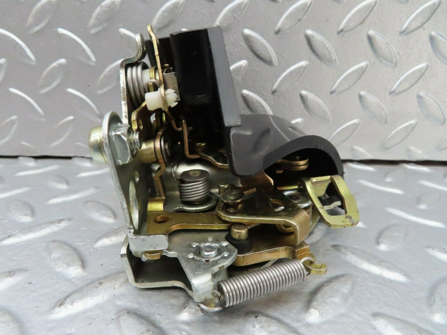 15234 Mercedes-Benz W123 230E Rear Left Door Lock Mechanism 1237230108