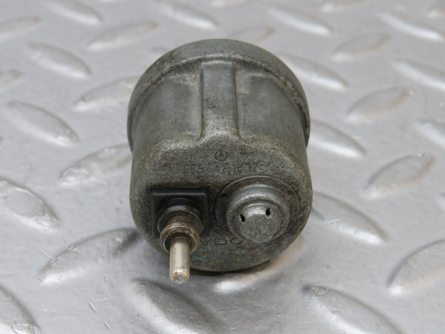 35536 Mercedes-Benz R107 280SL Oil Pressure Sensor VDO 0055421817
