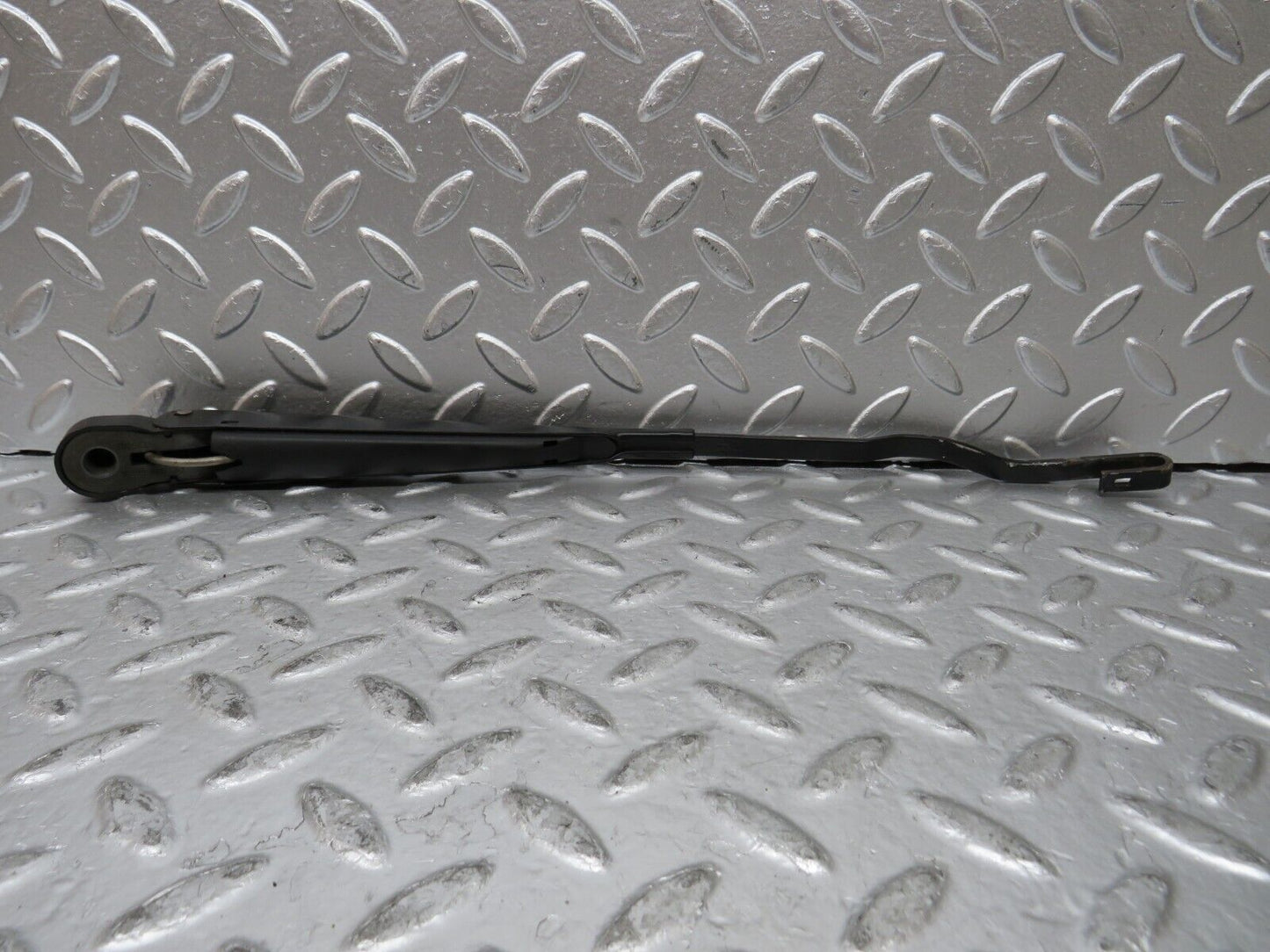 26989 Mercedes-Benz W123 240D Wiper Arm Bosch Right Side 3399990553